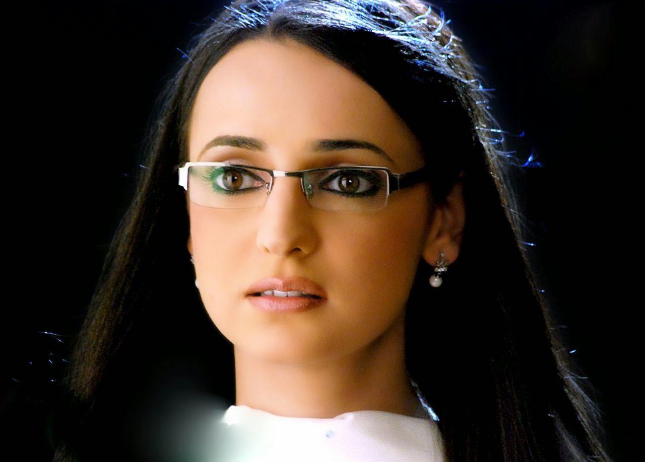 1280x918 Filmi Duniya: Sanaya Irani HD Wallpaper
