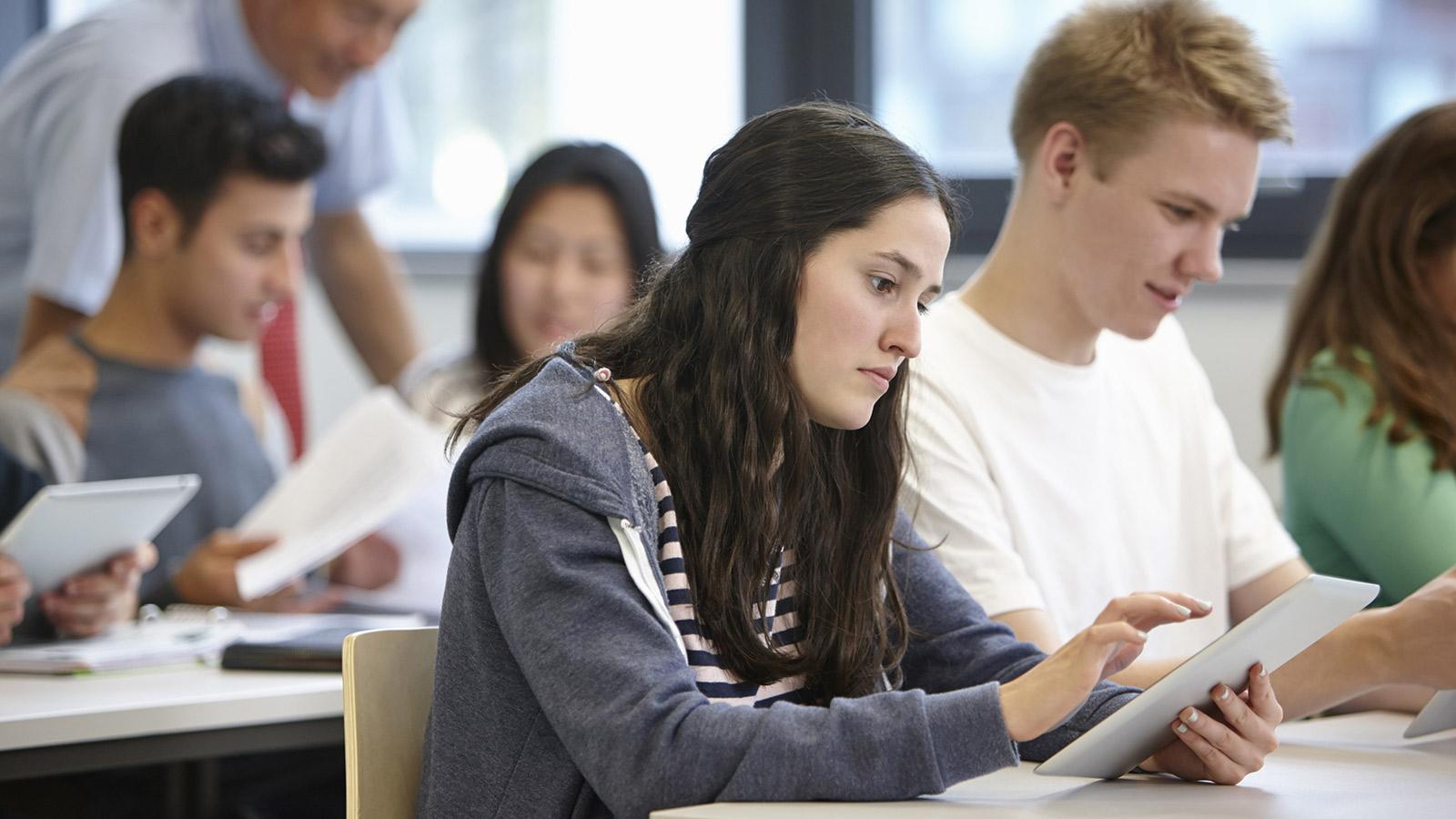 1600x900 Mac14 Textbooks Post01 Students HD Wallpaper