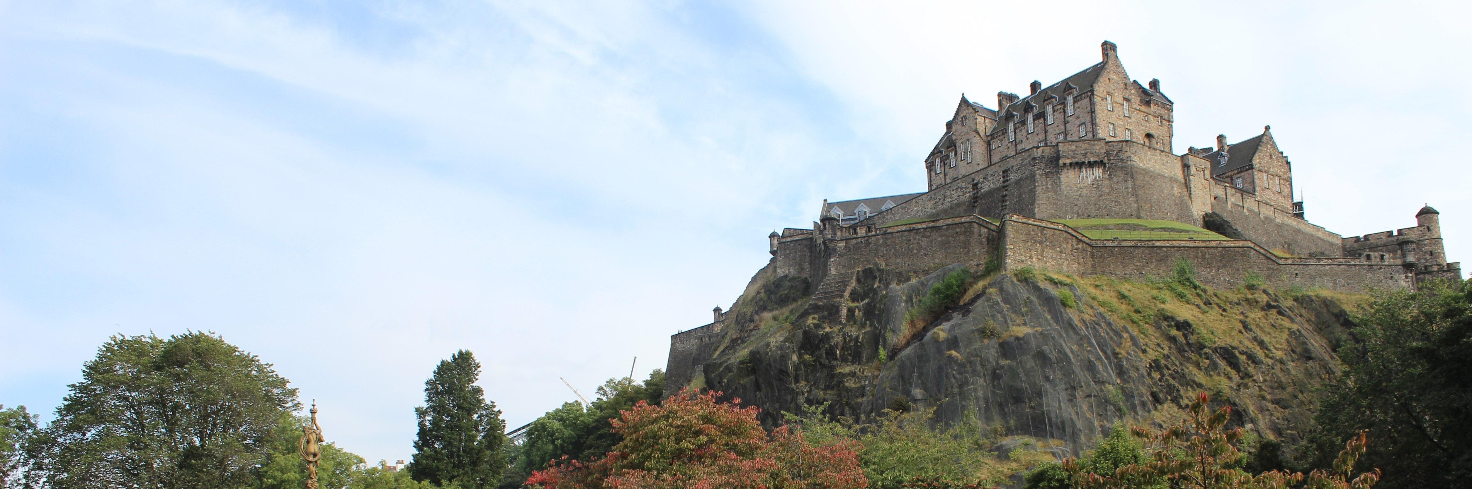 5022x1671 Engaging Castle Photo