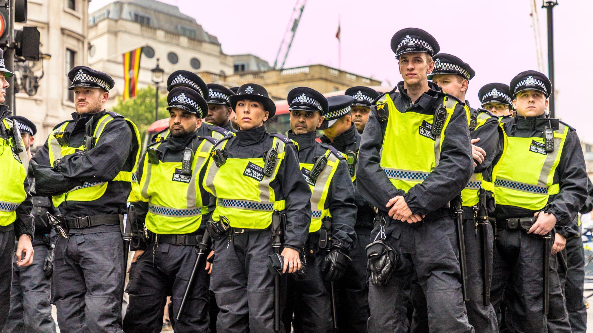 2048x1152 How dangerous is it to be a UK police officer?