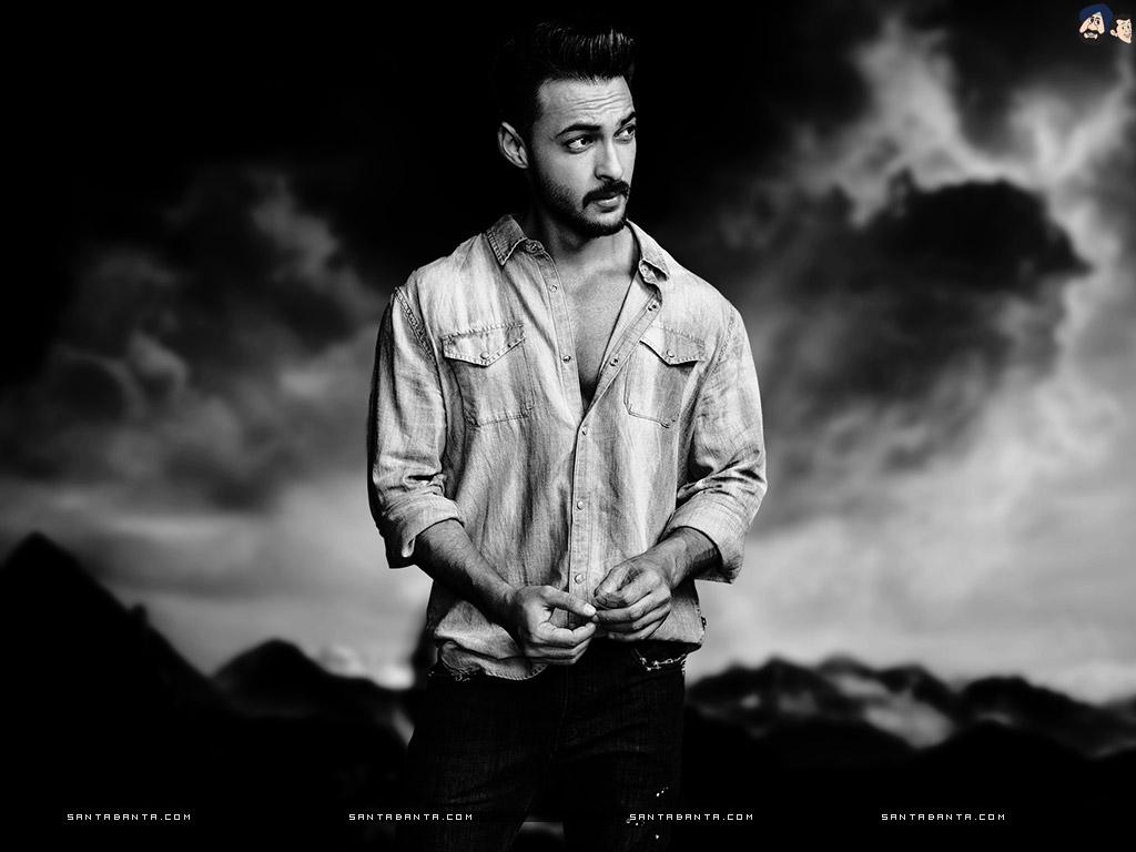 1024x768 Aayush Sharma