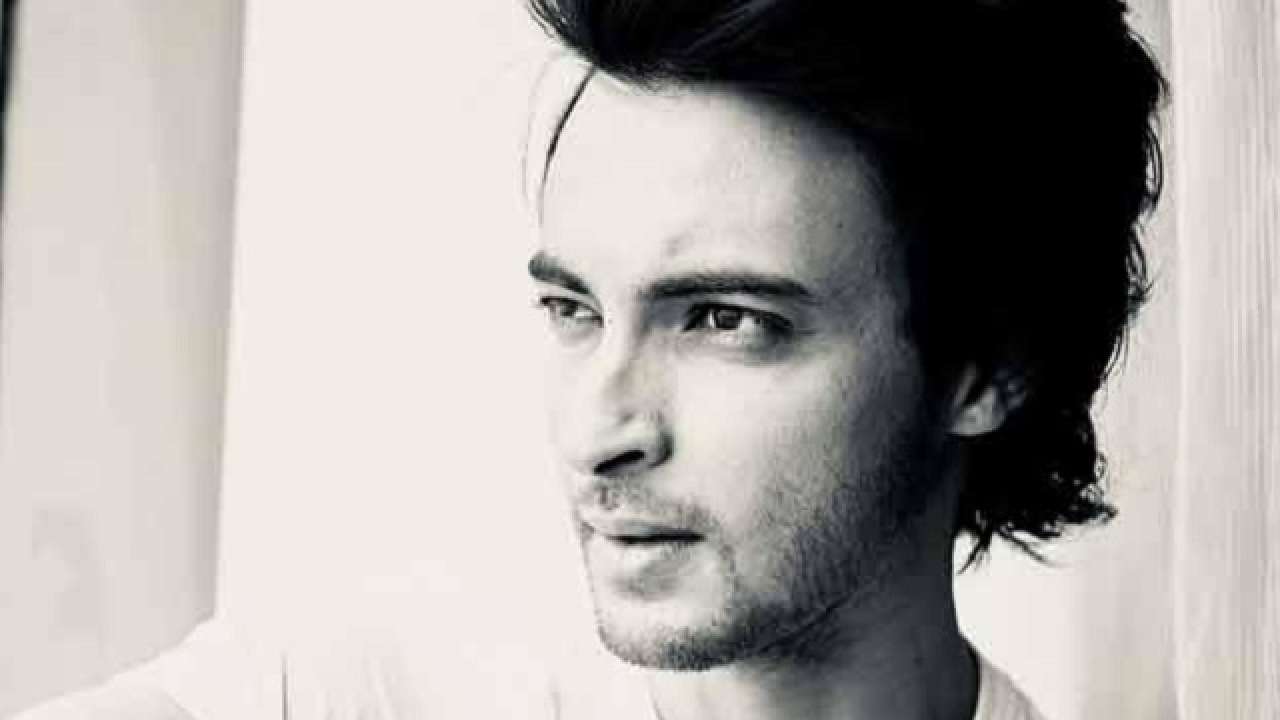 1280x720 Salman Khan's Brother In Law Aayush Sharma Hosts Dual Anniversary Celebrations!
