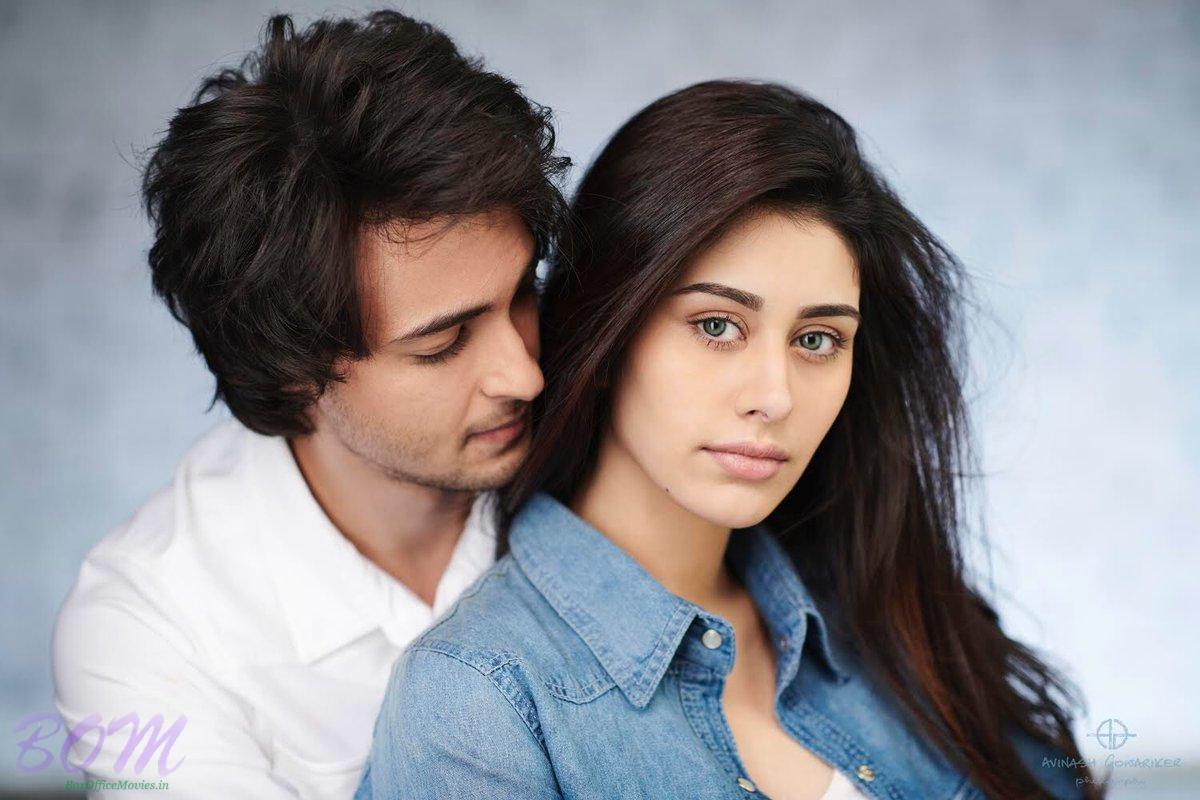 1200x800 Aayush Sharma and Warina Hussain romantic pic from Loveratri. Picture. Pic © BoxOfficeMovies.in