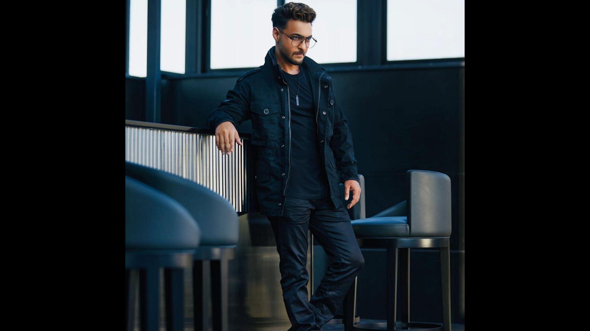 1920x1080 Antim: Aayush Sharma Gleefully Poses For Paps During His Latest Outing