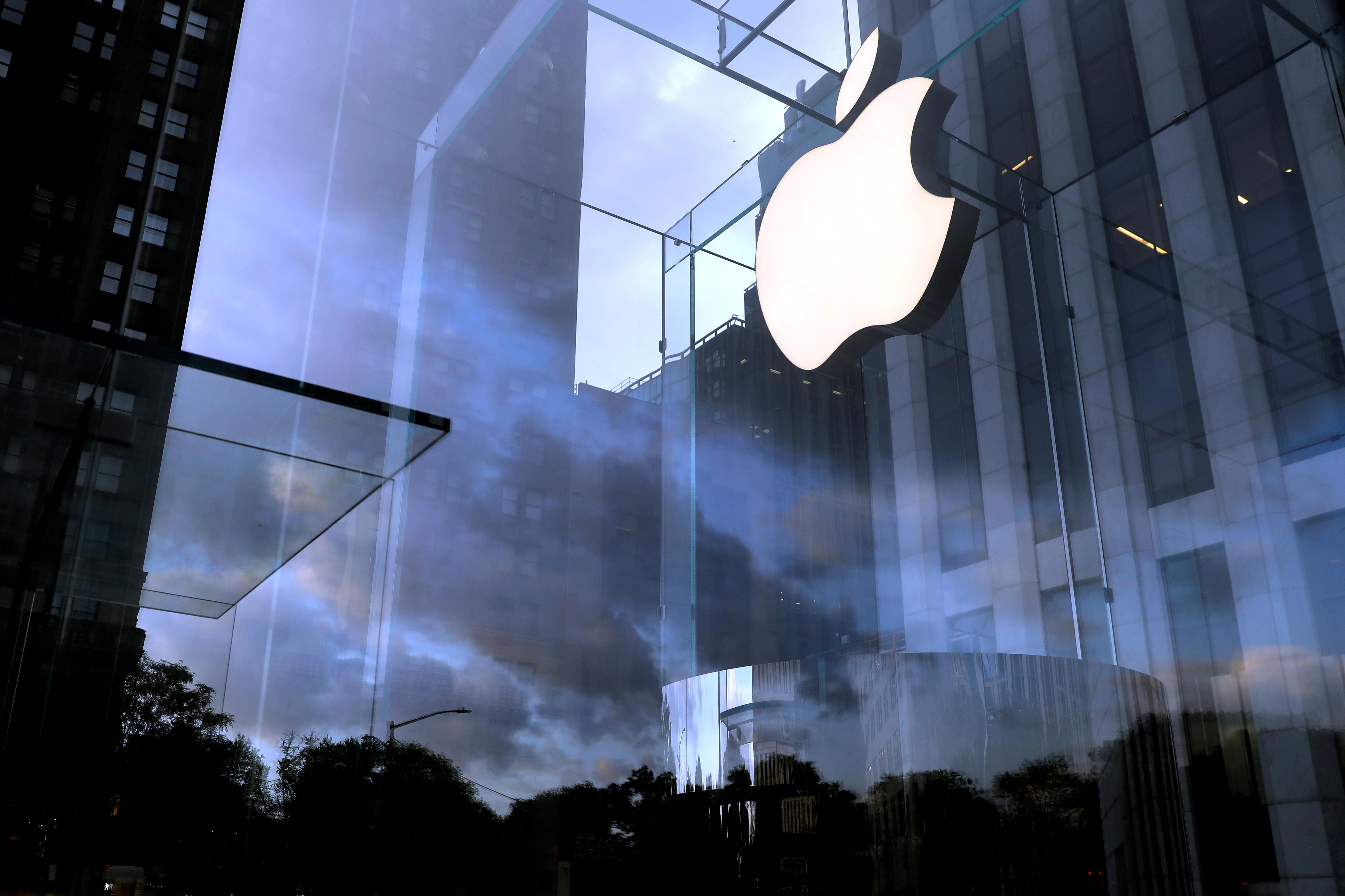 5471x3647 Exclusive: Apple's child protection features spark concern within its own ranks -sources