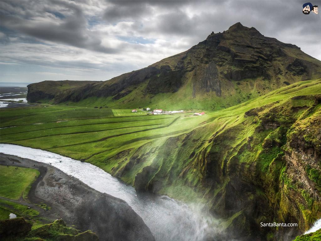 1024x768 Skogafoss waterfall situated on the Skoga River in the south of Iceland