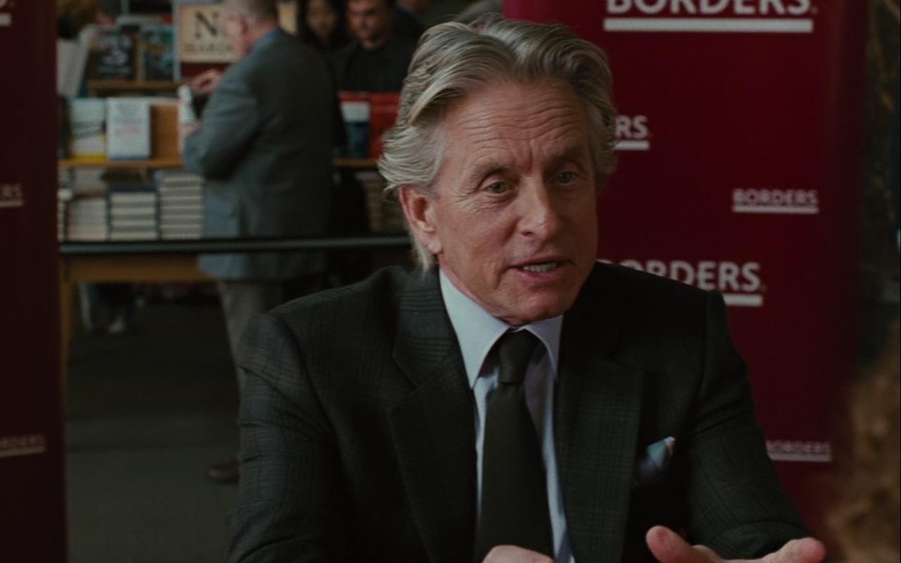 1280x800 Gordon Gekko In Borders Bookstore Street: Money Never Sleeps (2010)