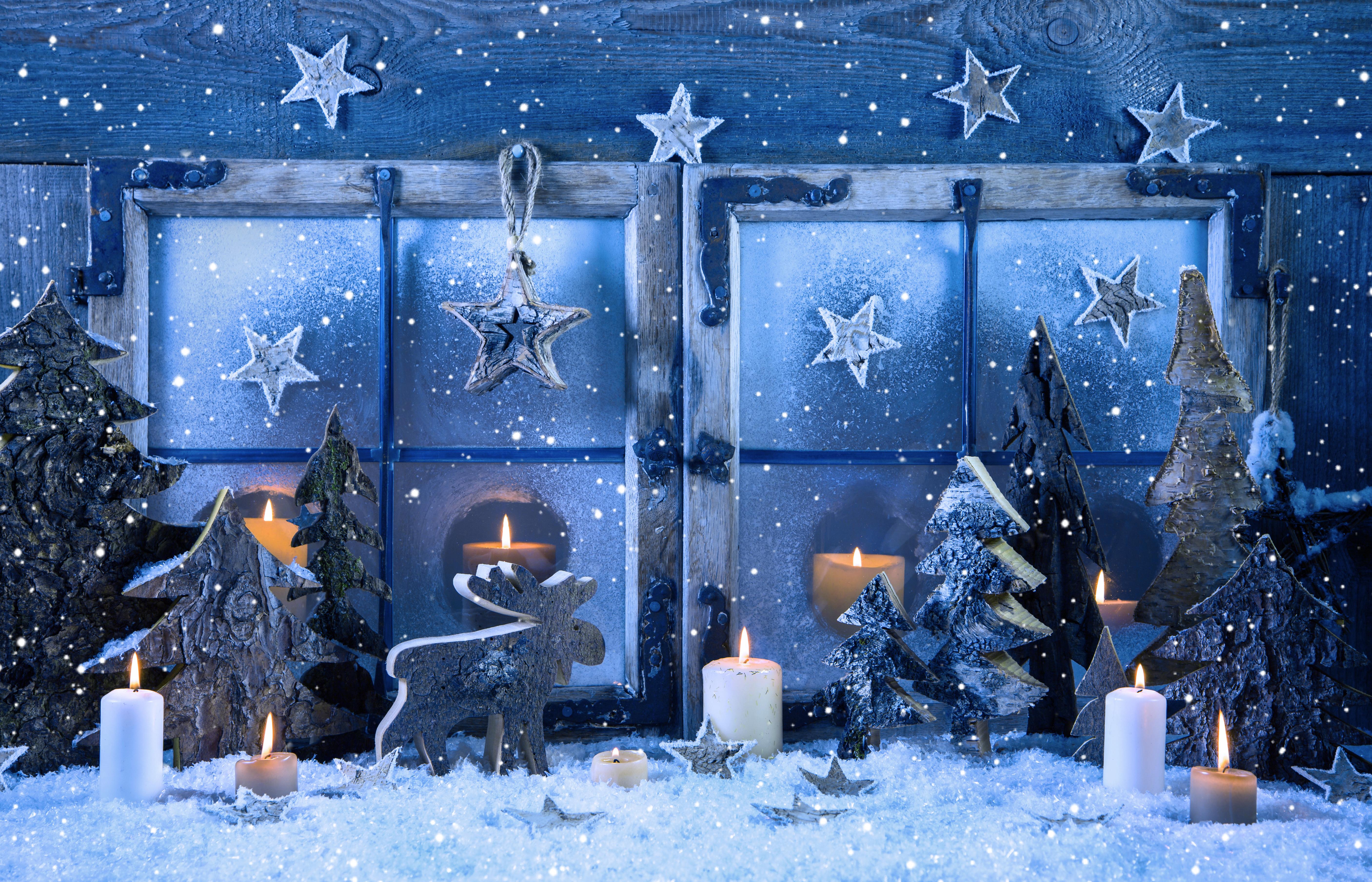 5627x3615 Winter Holiday Window 4k Ultra HD Wallpaper