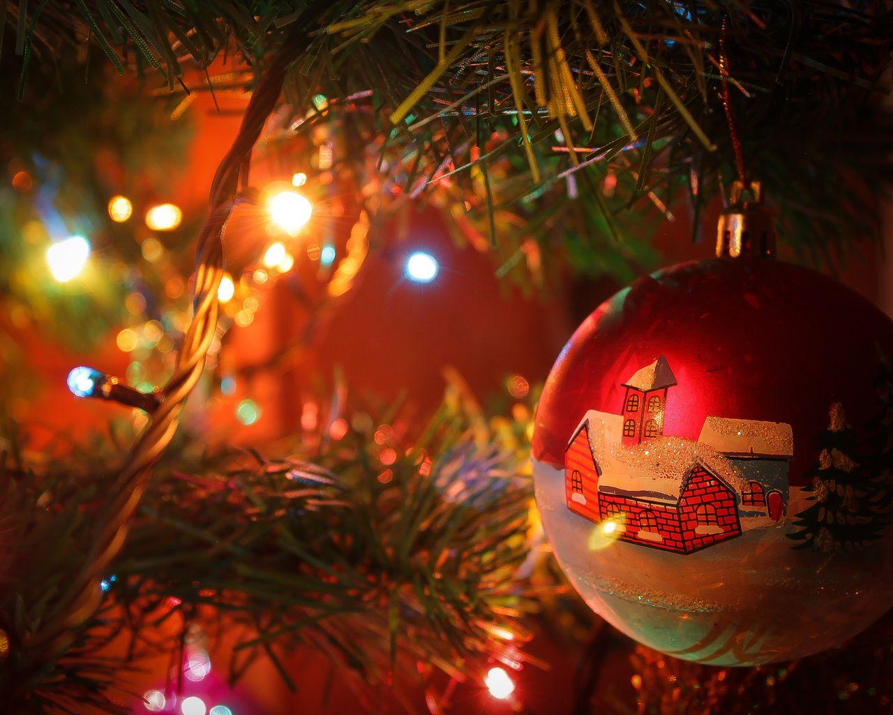1280x1024 Christmas Garland Wallpaper High Quality
