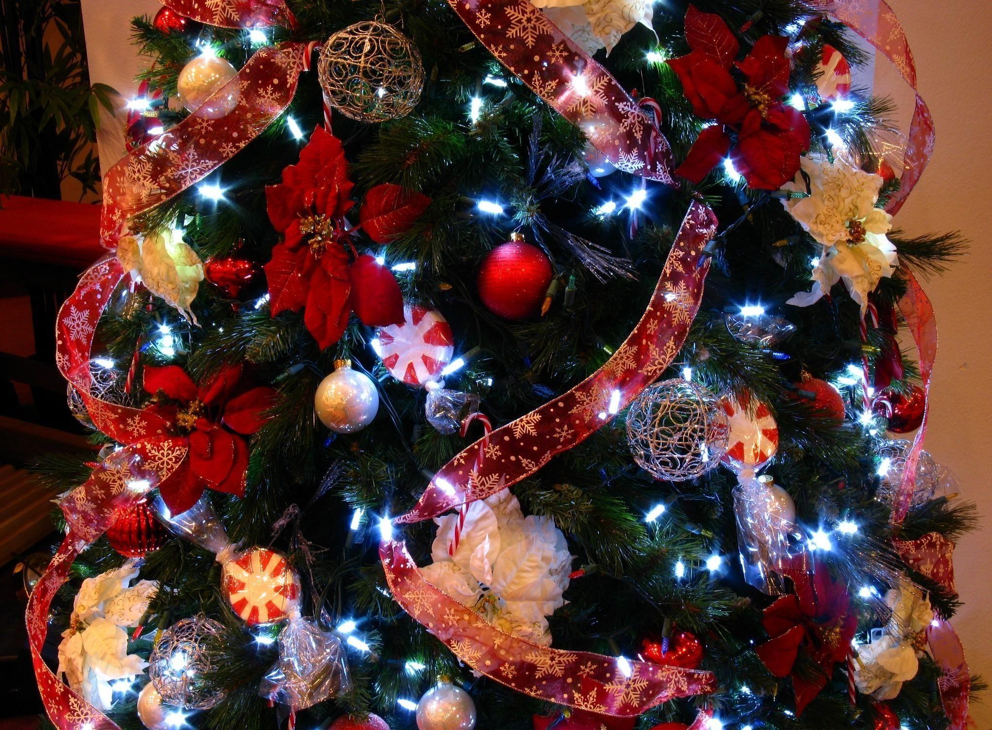 2040x1500 christmas ornaments. christmas tree decorations garland: Christmas