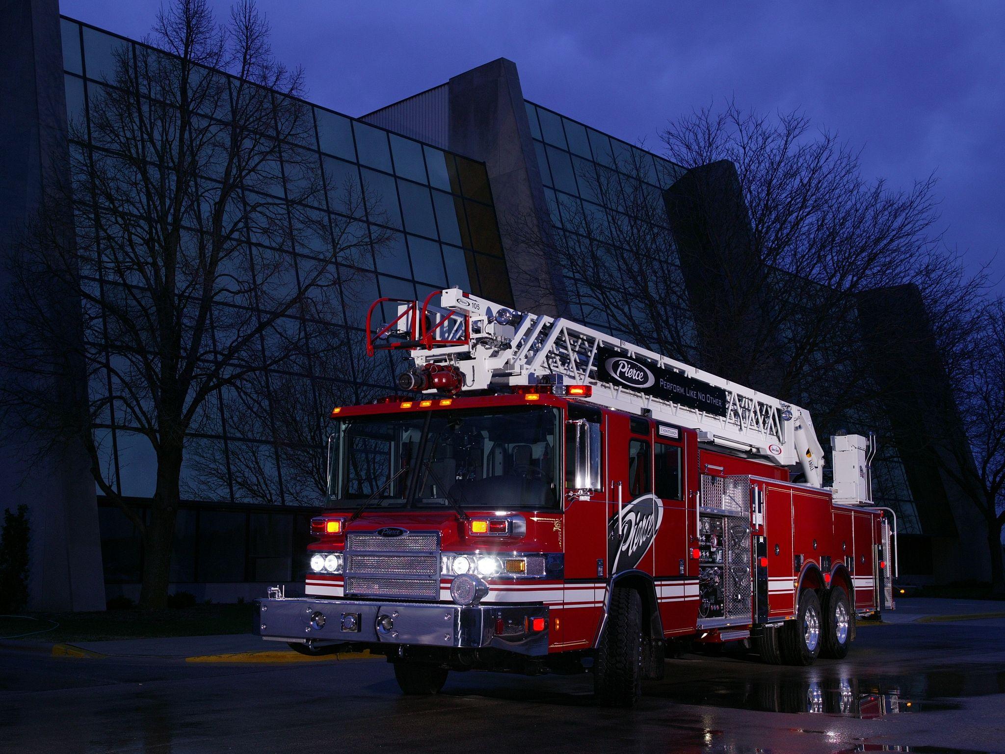 2048x1536 Fire Trucks Wallpaper