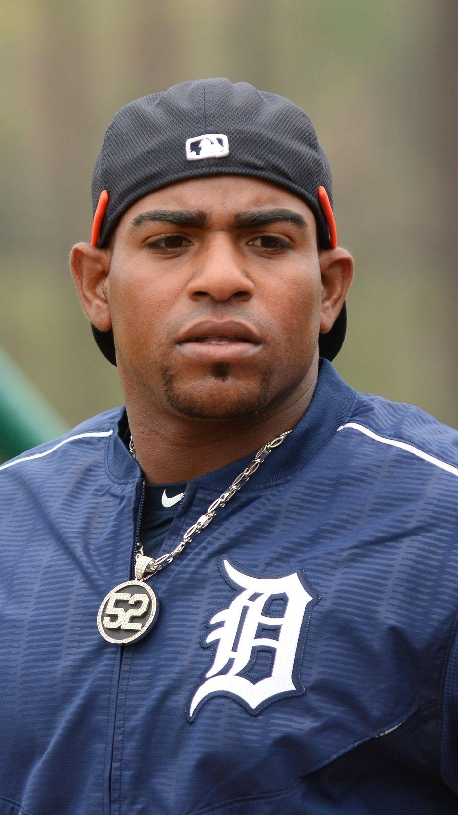 938x1668 Download wallpaper 938x1668 yoenis cespedes, baseball, outfielder