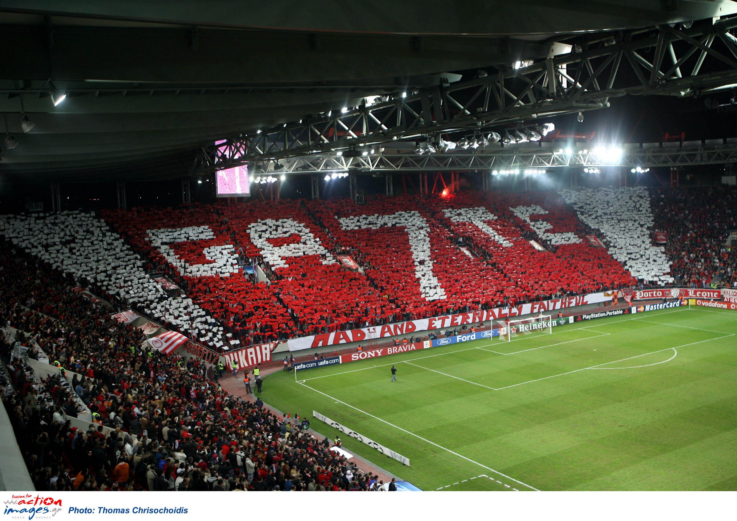 2560x1810 Olympiakos Gate Fans Gate 7 Wallpaper & Background Download