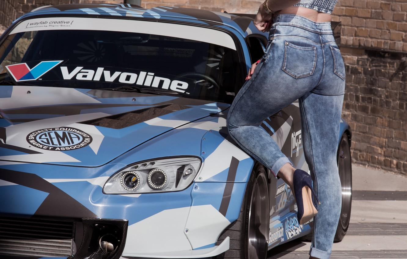 1332x850 Wallpaper style, model, jeans, figure, legs, car, sports image for desktop, section девушки