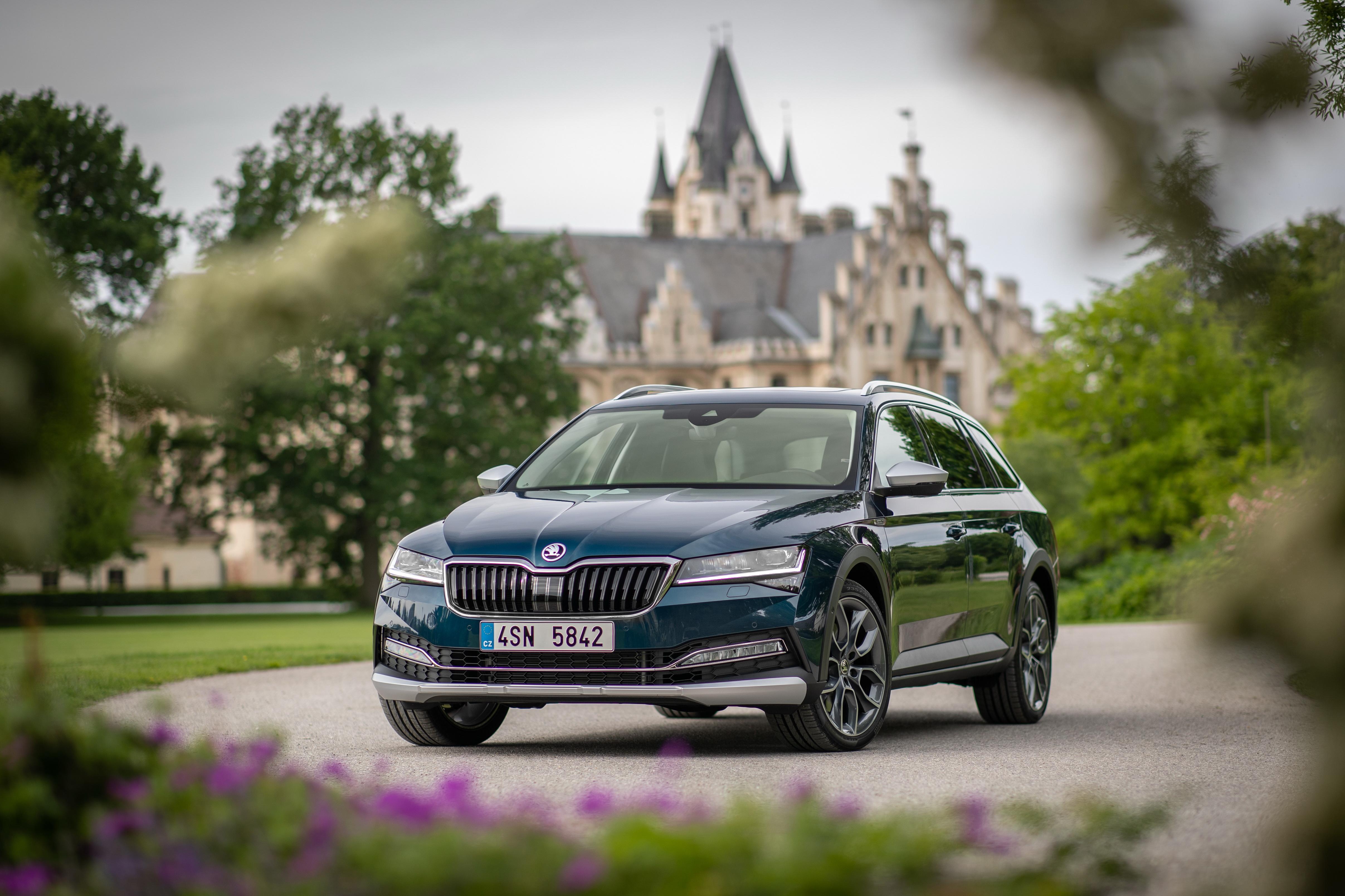 4828x3219 Skoda Superb Scout 4k Ultra HD Wallpaper