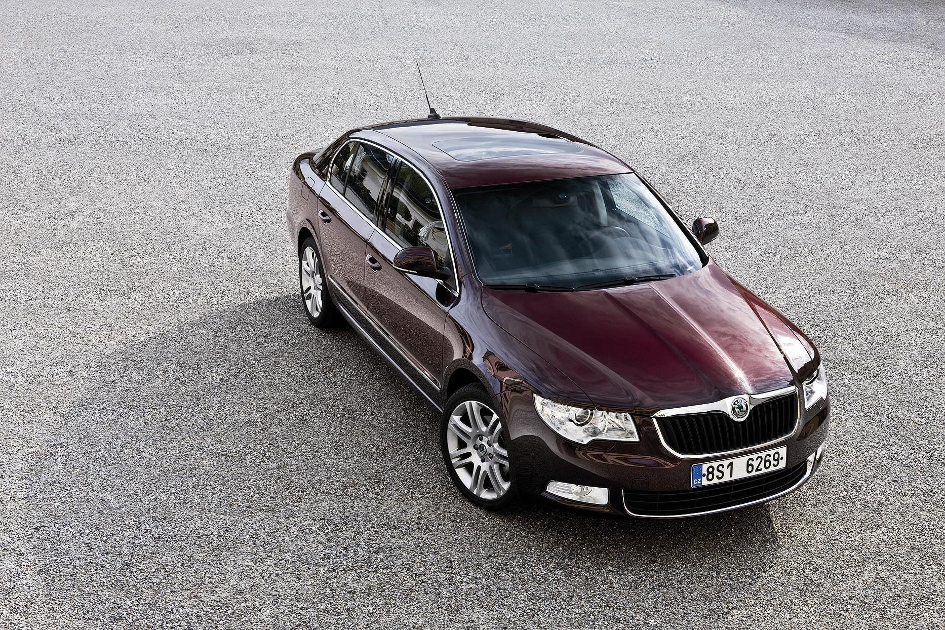 1866x1244 Skoda Superb Wallpaper
