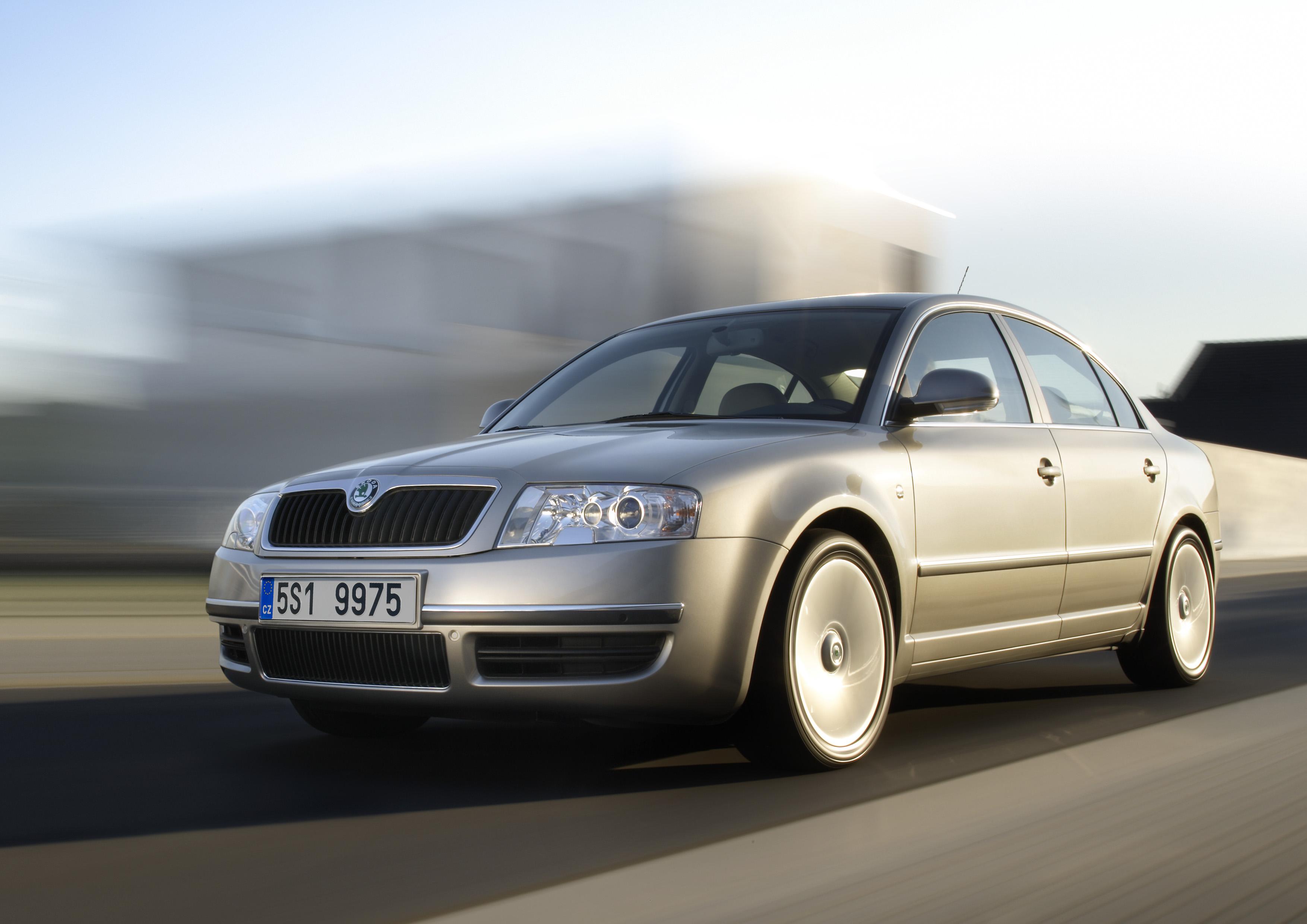 3508x2480 Skoda Superb