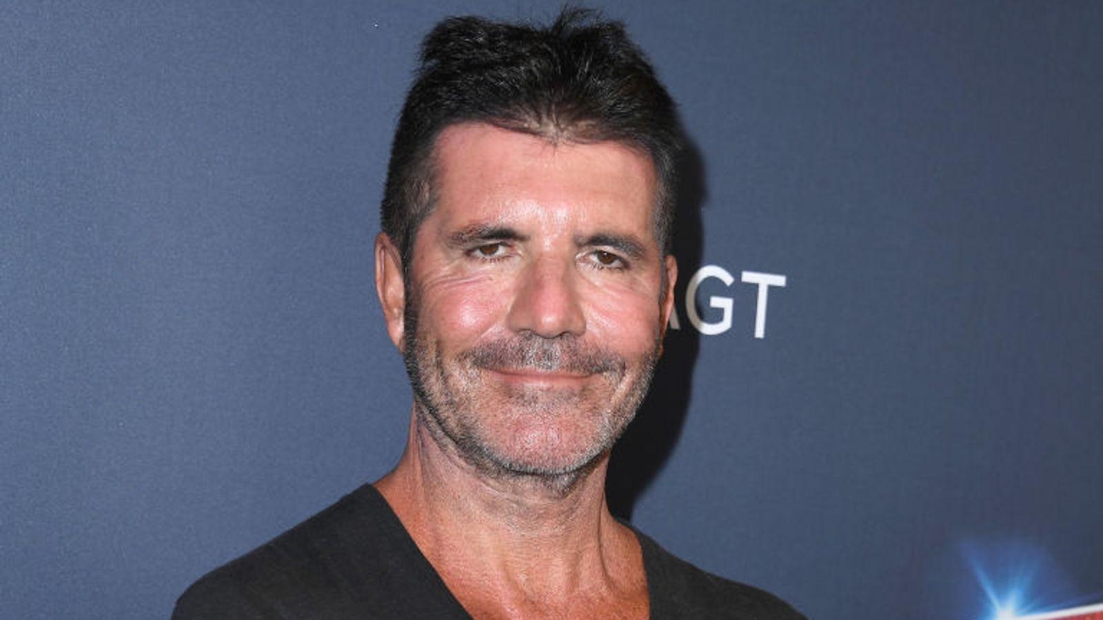 1600x900 Simon Cowell thanks Kelly Clarkson for replacing him on America's Got Talent after he broke his back. Ents & Arts News