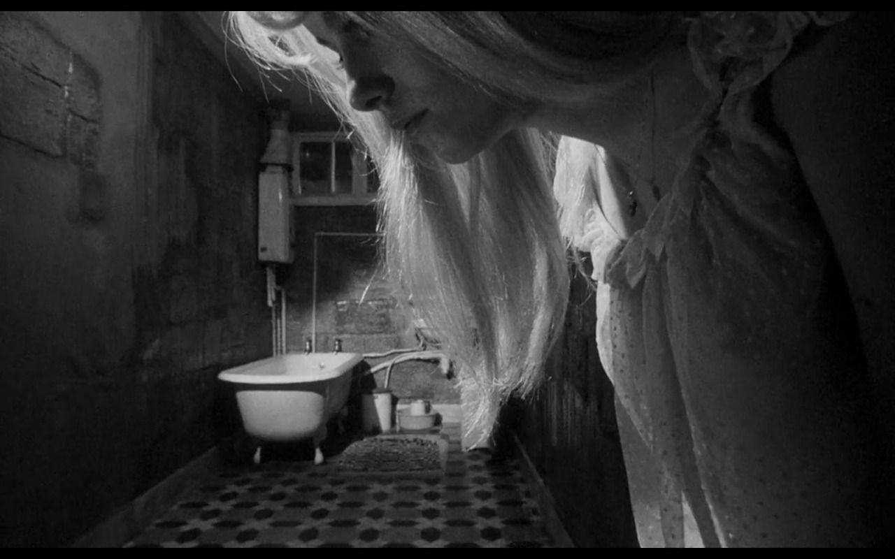 1280x800 Repulsion ( Roman Polanski) / Cinematography by Gilbert Taylor. Roman polanski, Horror, Film stills