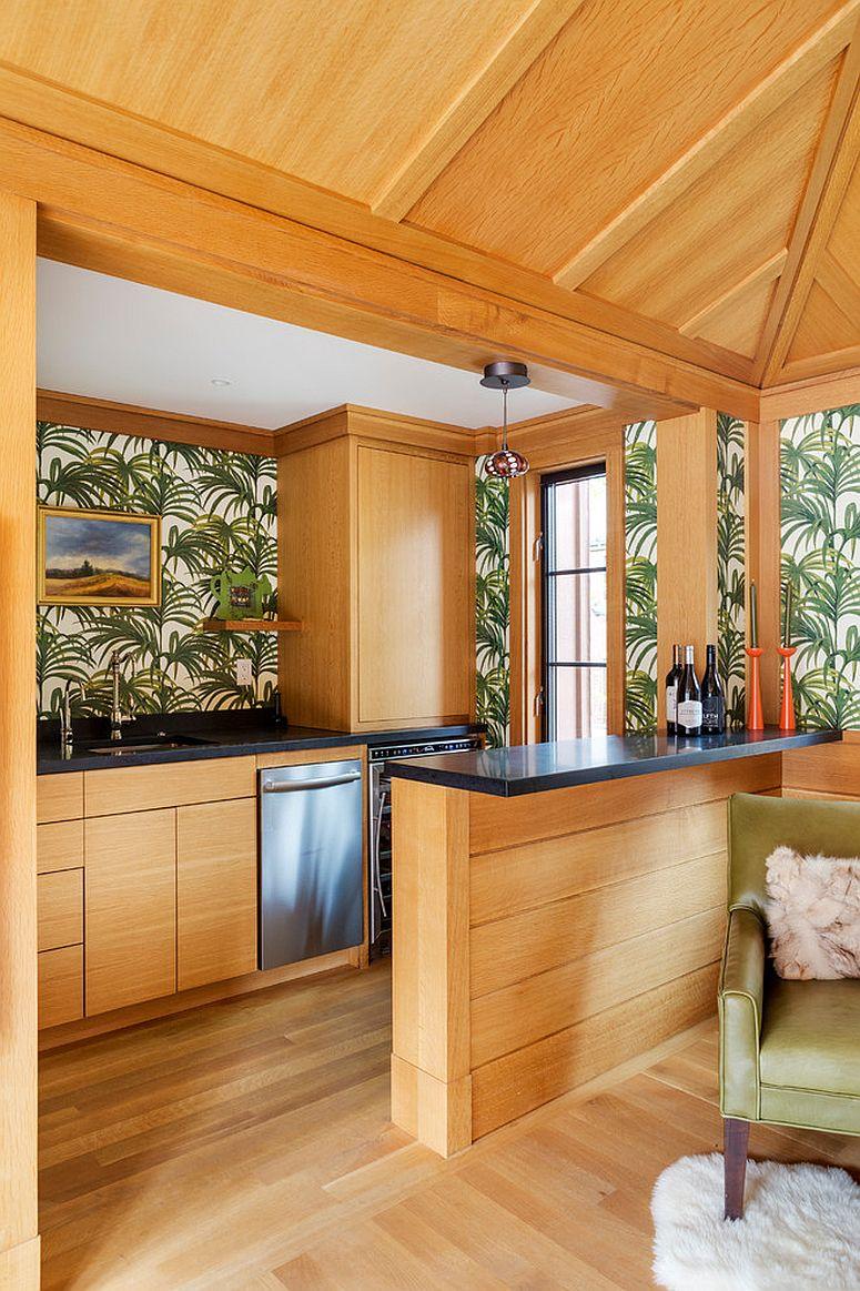 775x1163 Tropical Wallpaper Ideas with Greenery and Colorful Summer Charm
