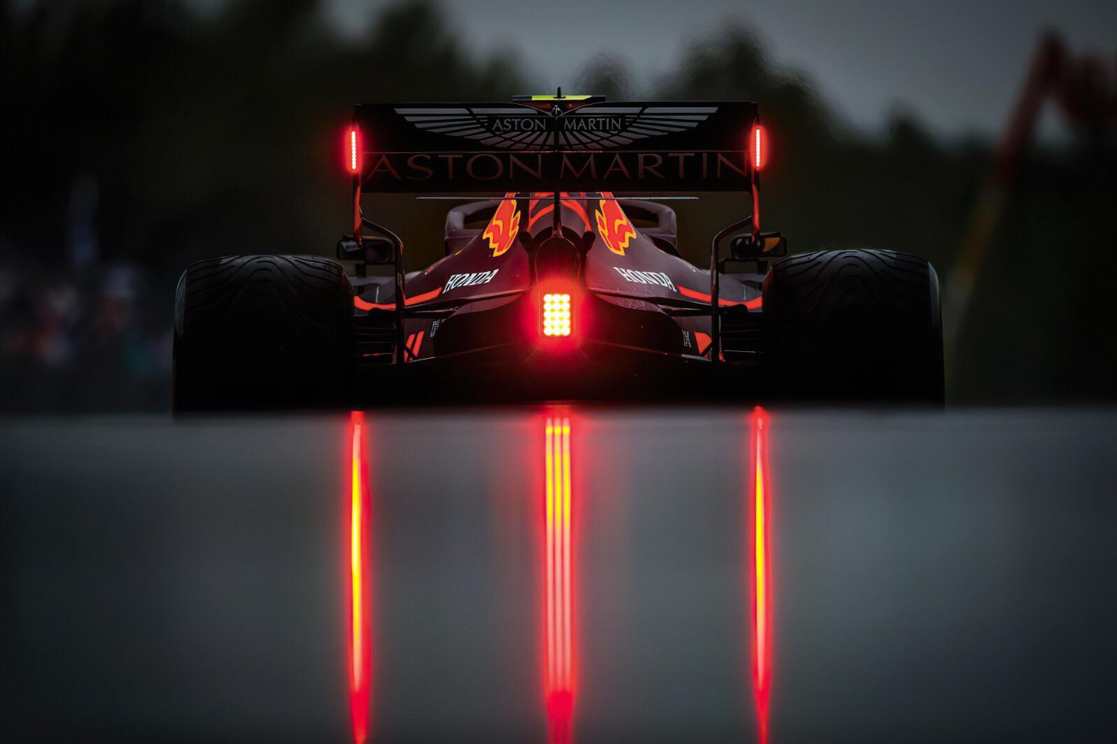 1600x1066 Last race with Aston Martin wing on the RedBull car, it's been a beauty!