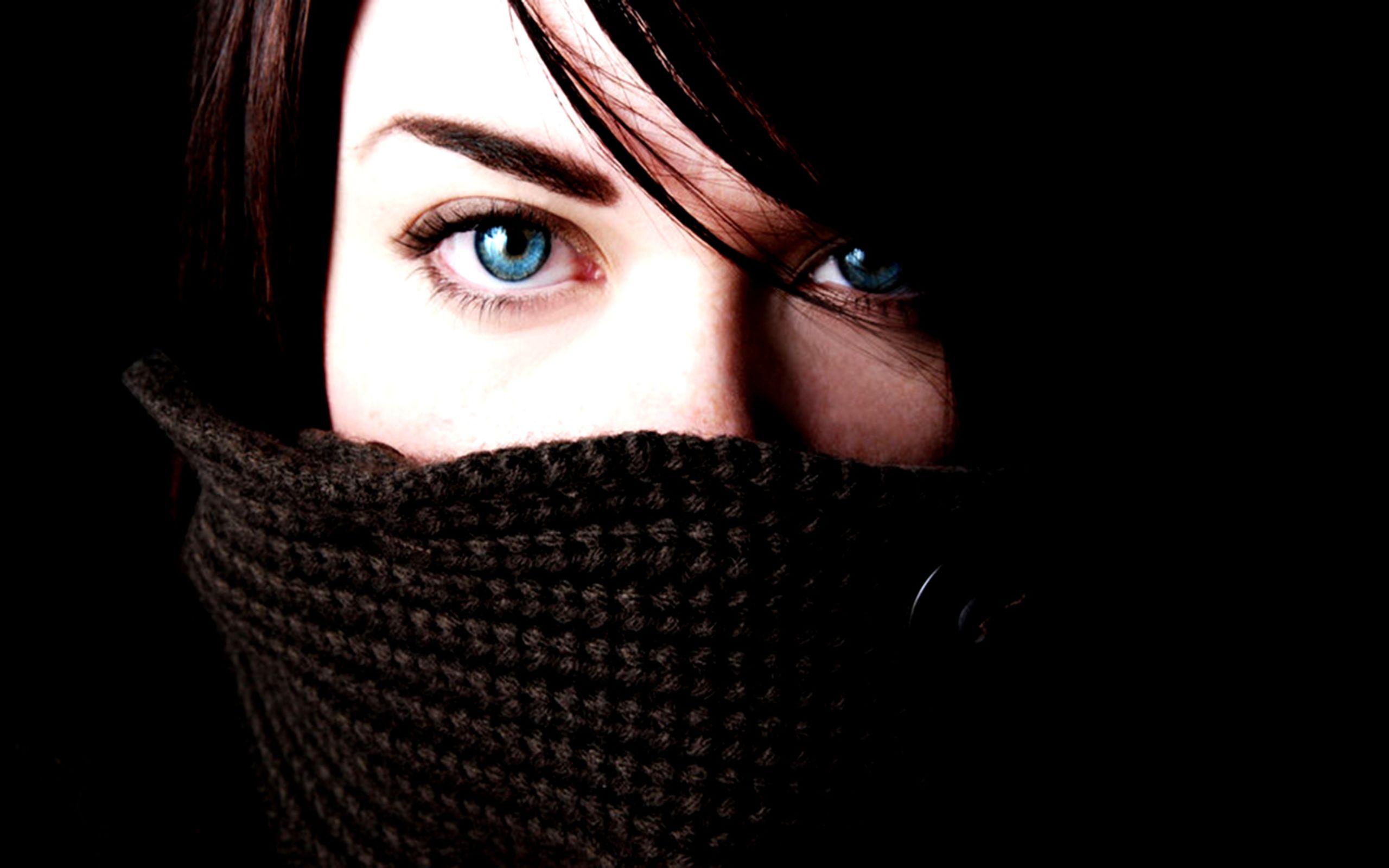 2560x1600 Mysterious Girlfriend Wallpaper