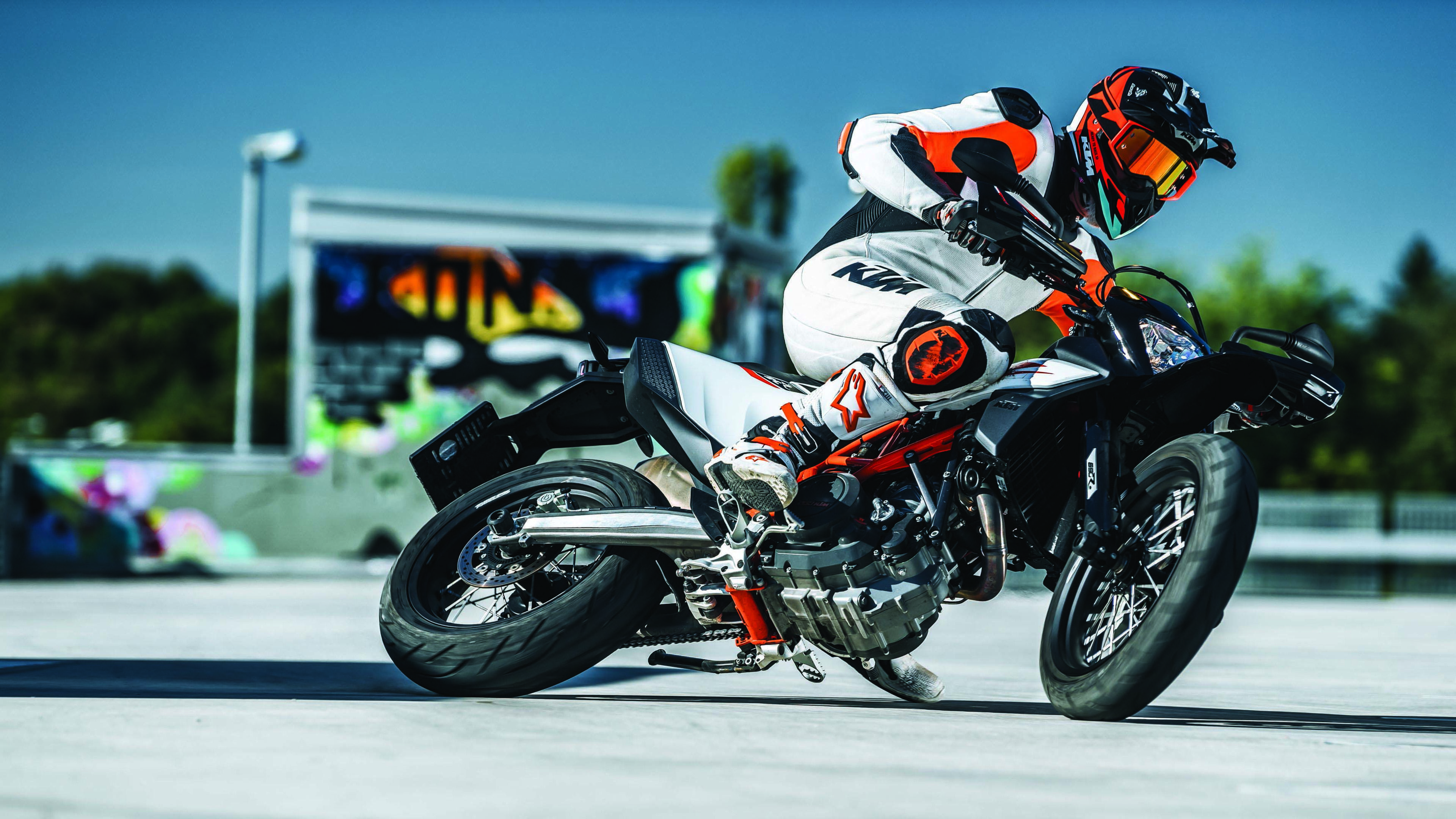3840x2160 KTM 690 SMC R Supermoto 4K Wallpaper