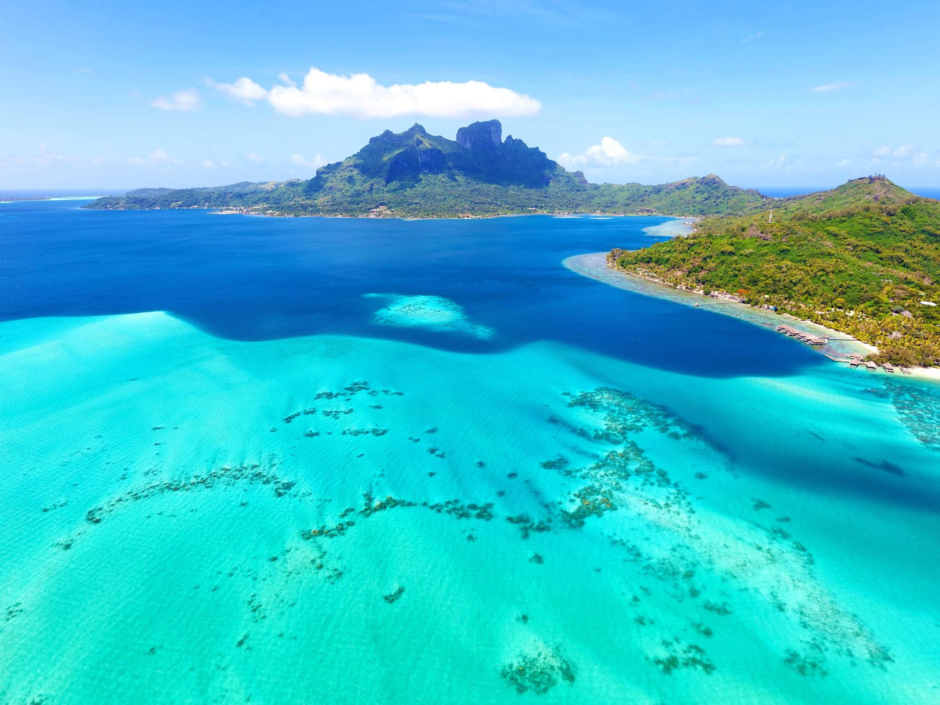 1920x1440 Bora Bora in French Polynesia small island in south Pacific northwest of Tahiti air view Beautiful Blue Tropical Landscape :