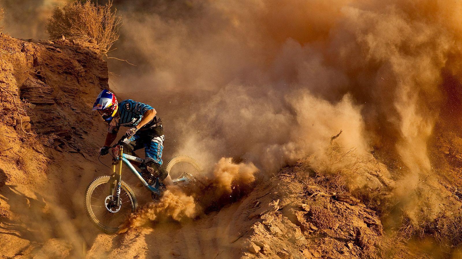 1600x900 Mountain Bike Wallpaper HD