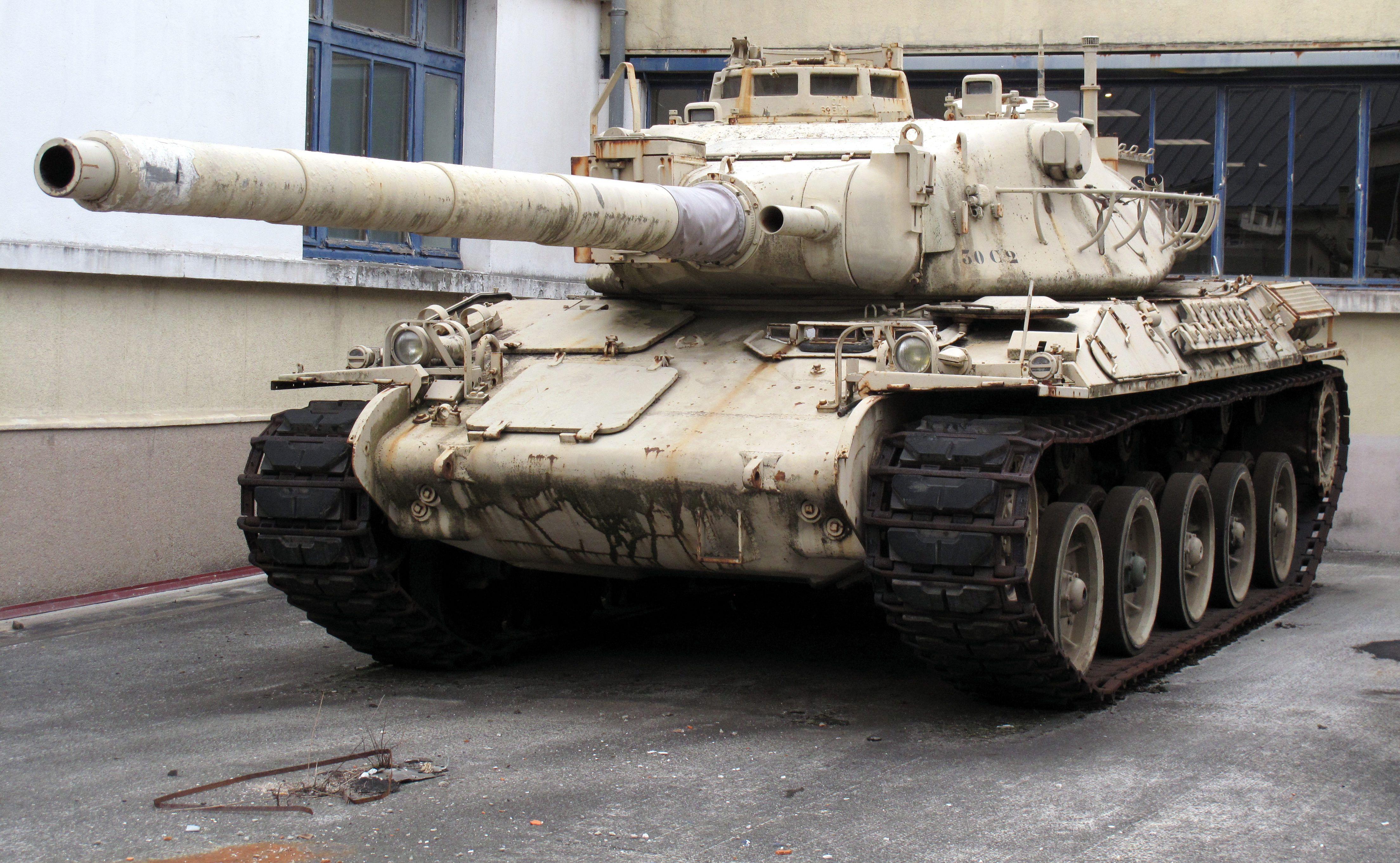4416x2723 AMX 30