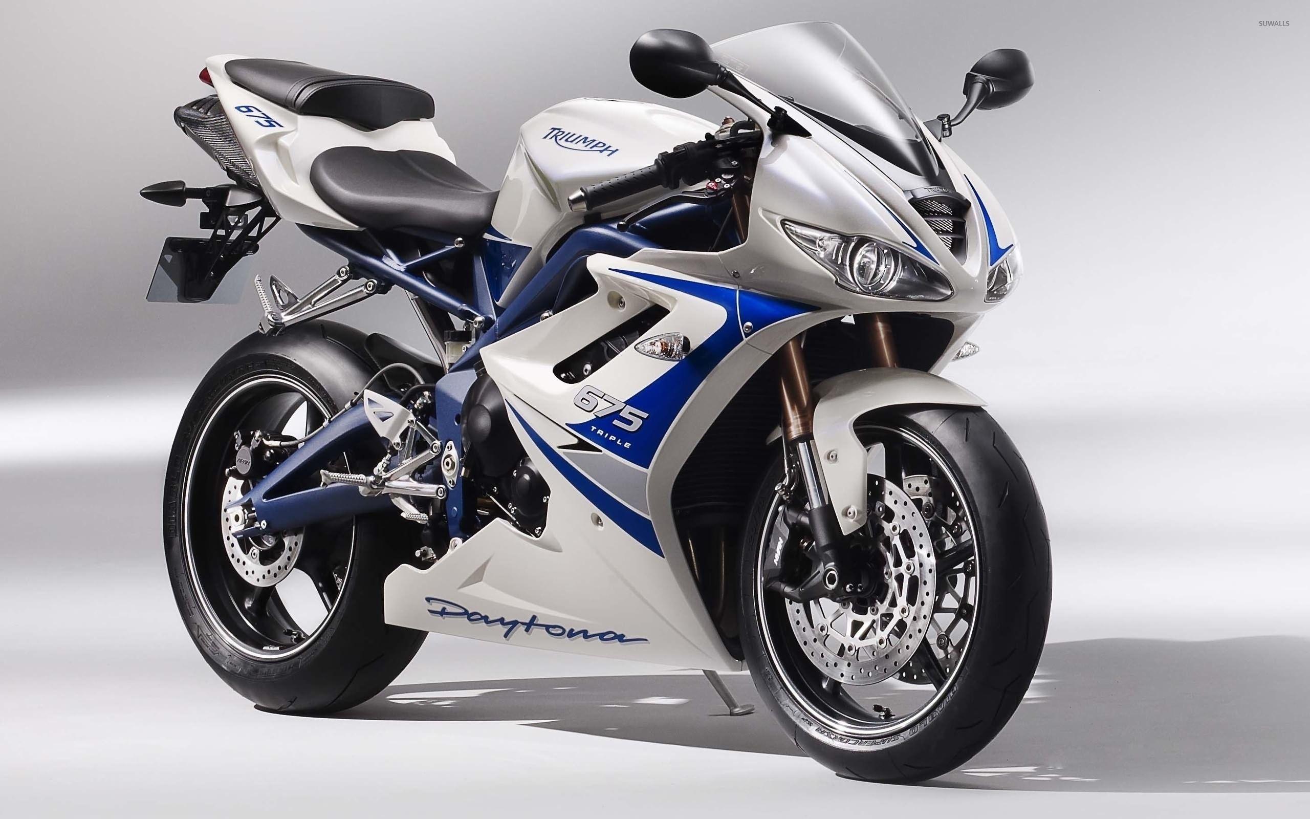 2560x1600 Triumph Daytona 675 Wallpaper