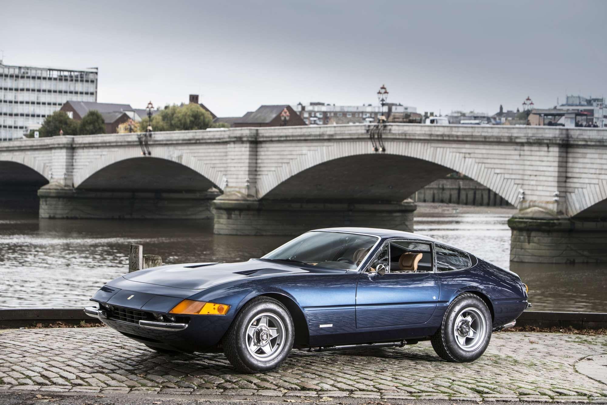 2000x1333 Ferrari Daytona HD Wallpaper