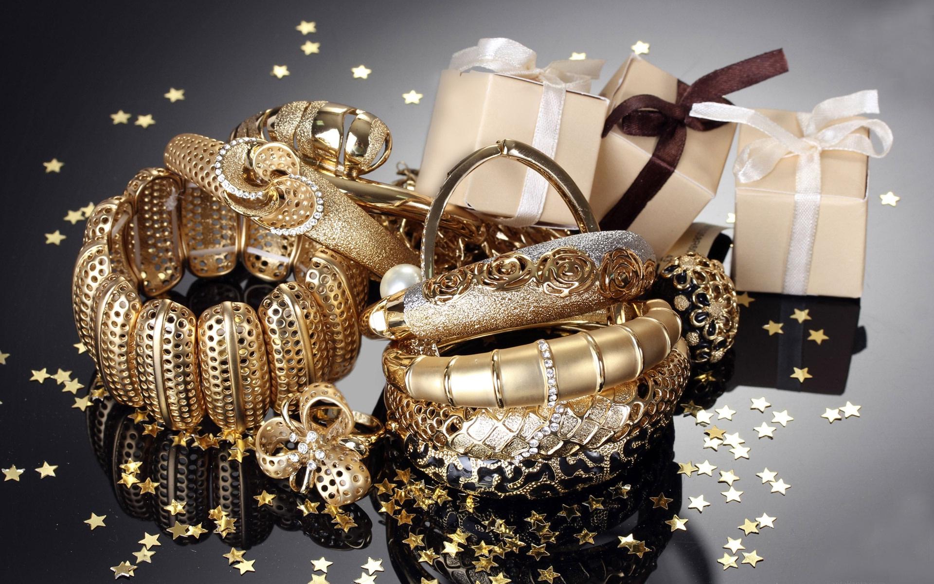 1920x1200 Gold Jewellery Ornaments Gift Wallpaper