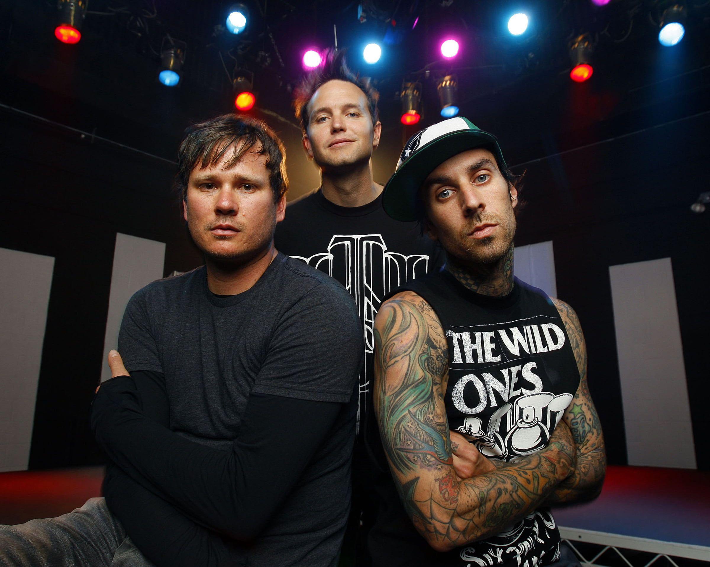 2400x1918 Blink 182 wallpaper #rock #punk #Mark #Travis #Hoppus #Thomas #blink # DeLonge #Tom #DeLong #Mark #Barker #Barker. Blink Blink 182 wallpaper, Tom delonge
