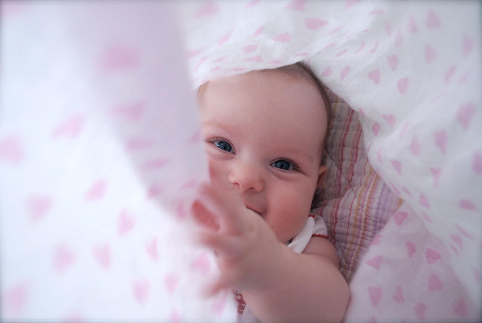 1600x1071 Newborn Baby Girl Wallpaper