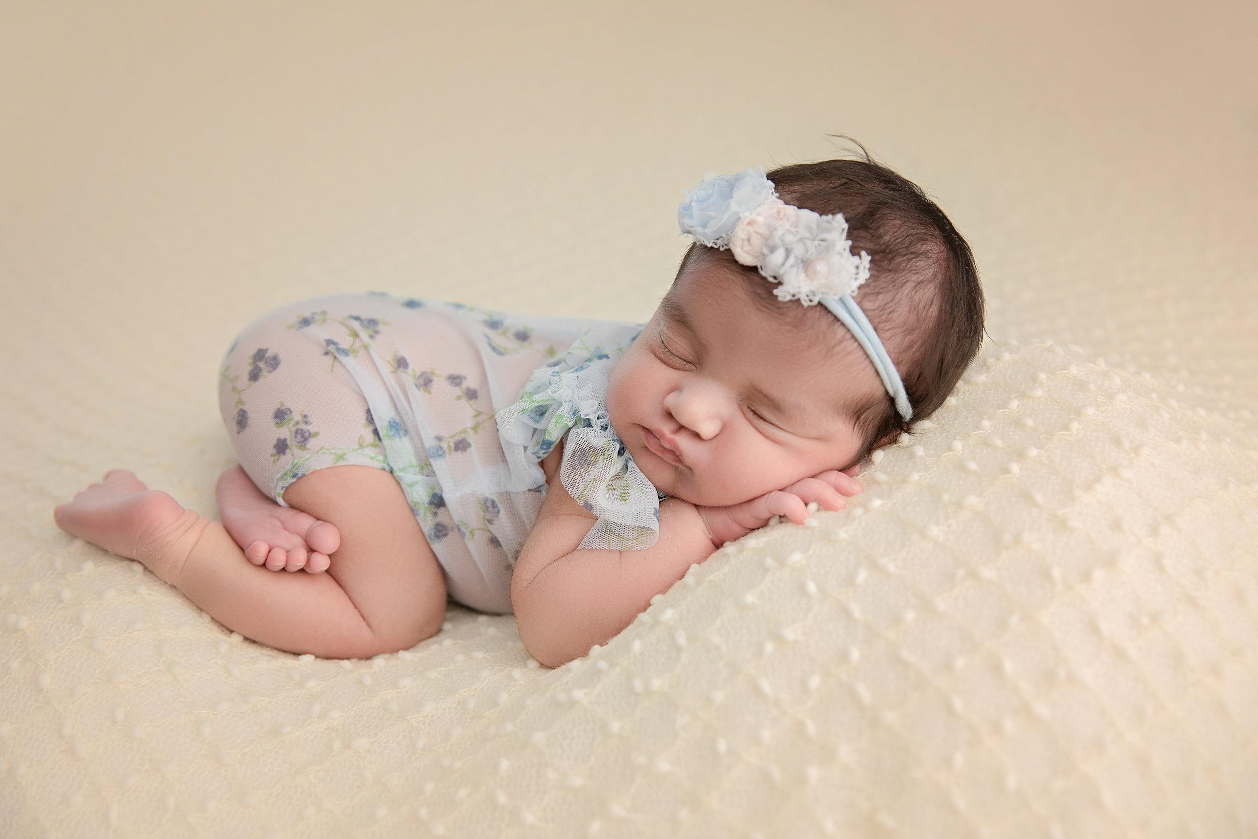 2500x1667 baby girl photo