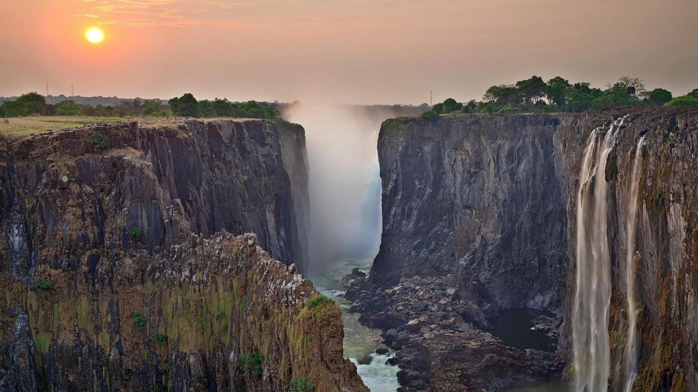 1366x768 Download Wallpaper Victoria Falls, Zambezi River (1366x768). The Wallpaper, photo