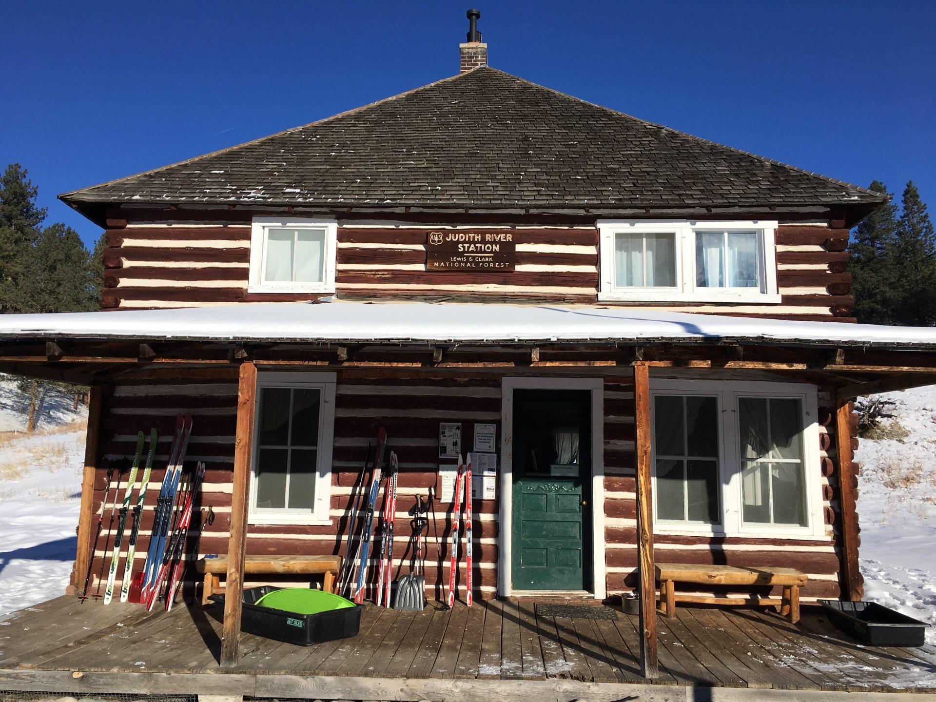 1920x1440 Why You Should Rent a Cabin in The Woods Near Me: Forest Service Cabin Rentals in Montana