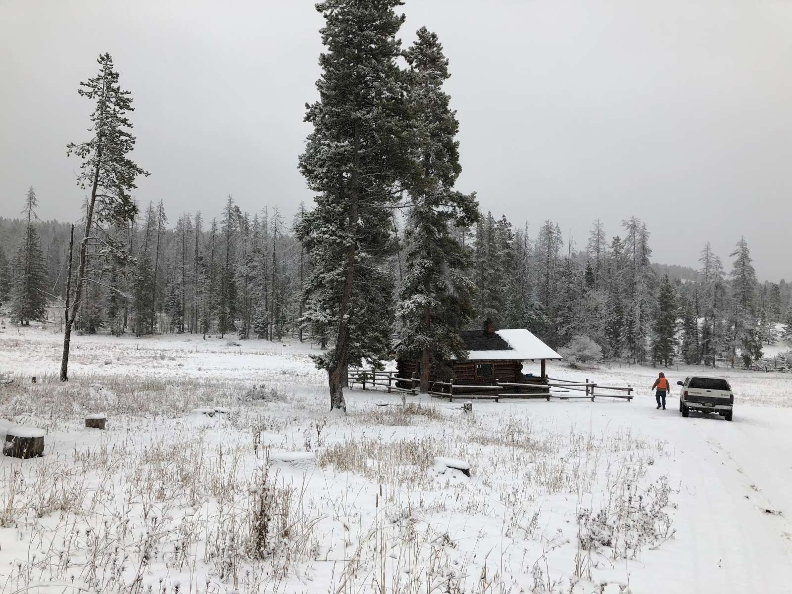 1600x1200 Ibex Cabin, Custer, MT: 3 Photo