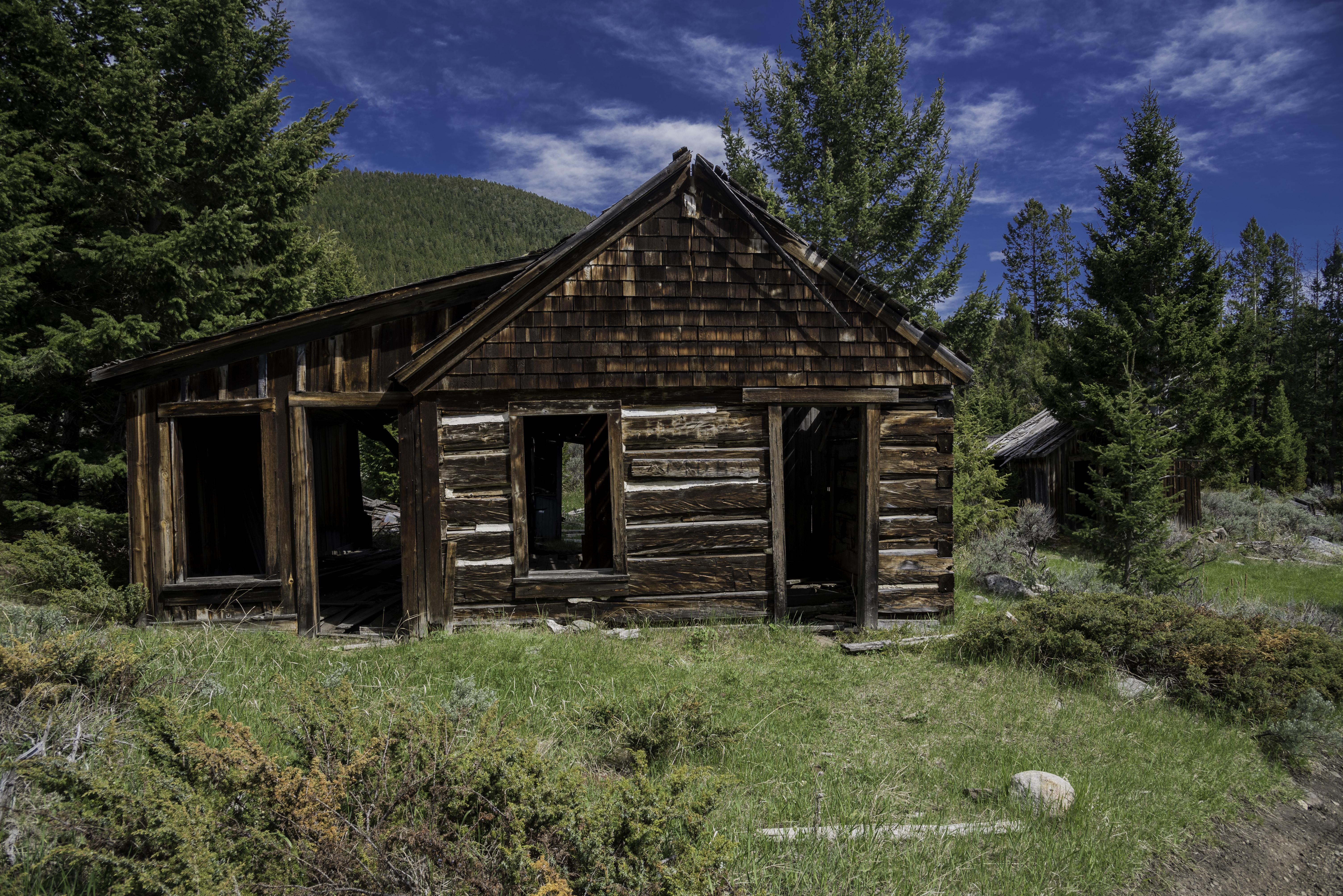 6016x4016 Old Rustic Cabin in Elkhorn image Domain photo