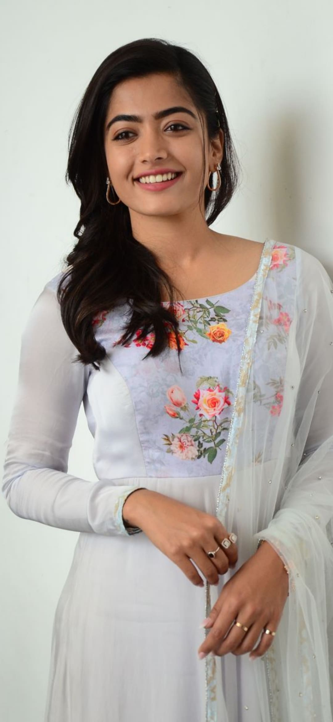 1080x2340 Rashmika Wallpaper