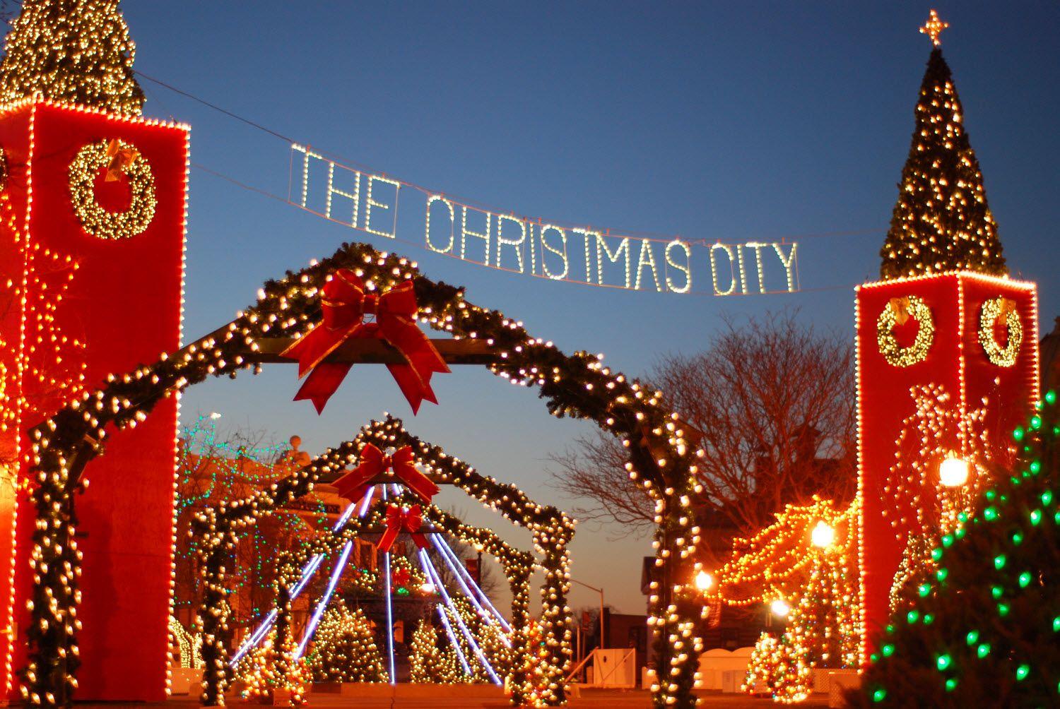 Christmas City Wallpapers - Top Free Christmas City Backgrounds - WallpaperAccess