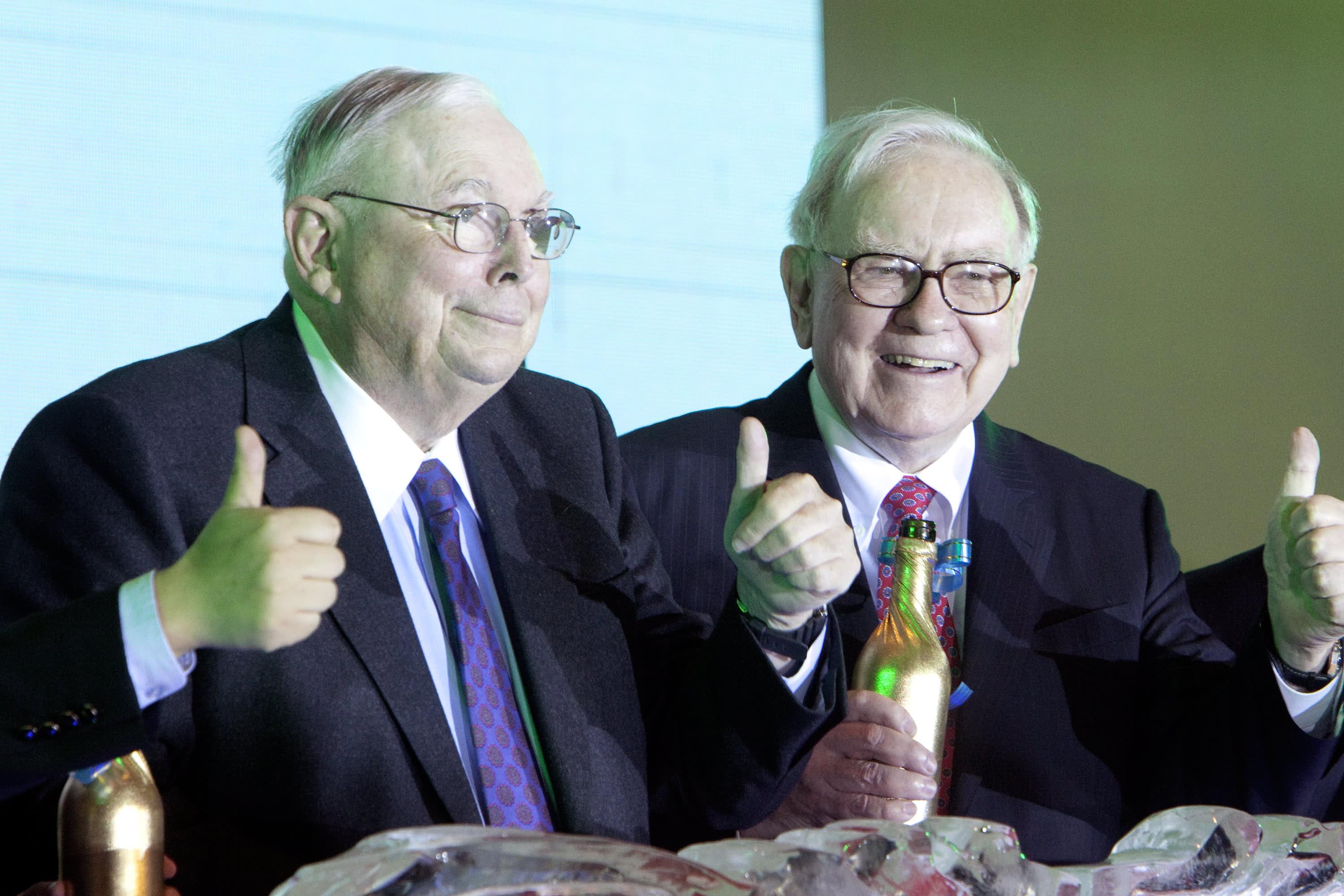 3000x2000 Berkshire Hathaway's Warren Buffett remembers meeting Charlie Munger