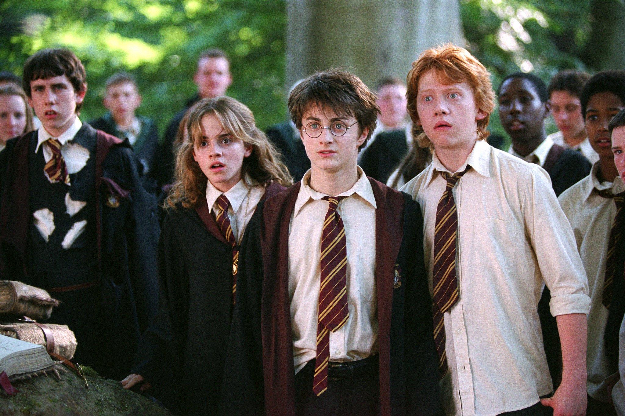 2048x1362 Rupert Grint Matthew Lewis Daniel Radcliffe Emma Watson harry potter movie wallpaperx1362