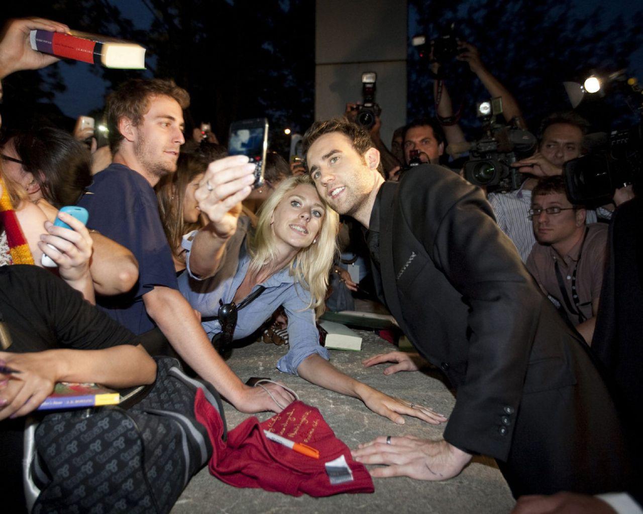1280x1024 Matthew Lewis: From wimpy wizard to Hogwarts hottie