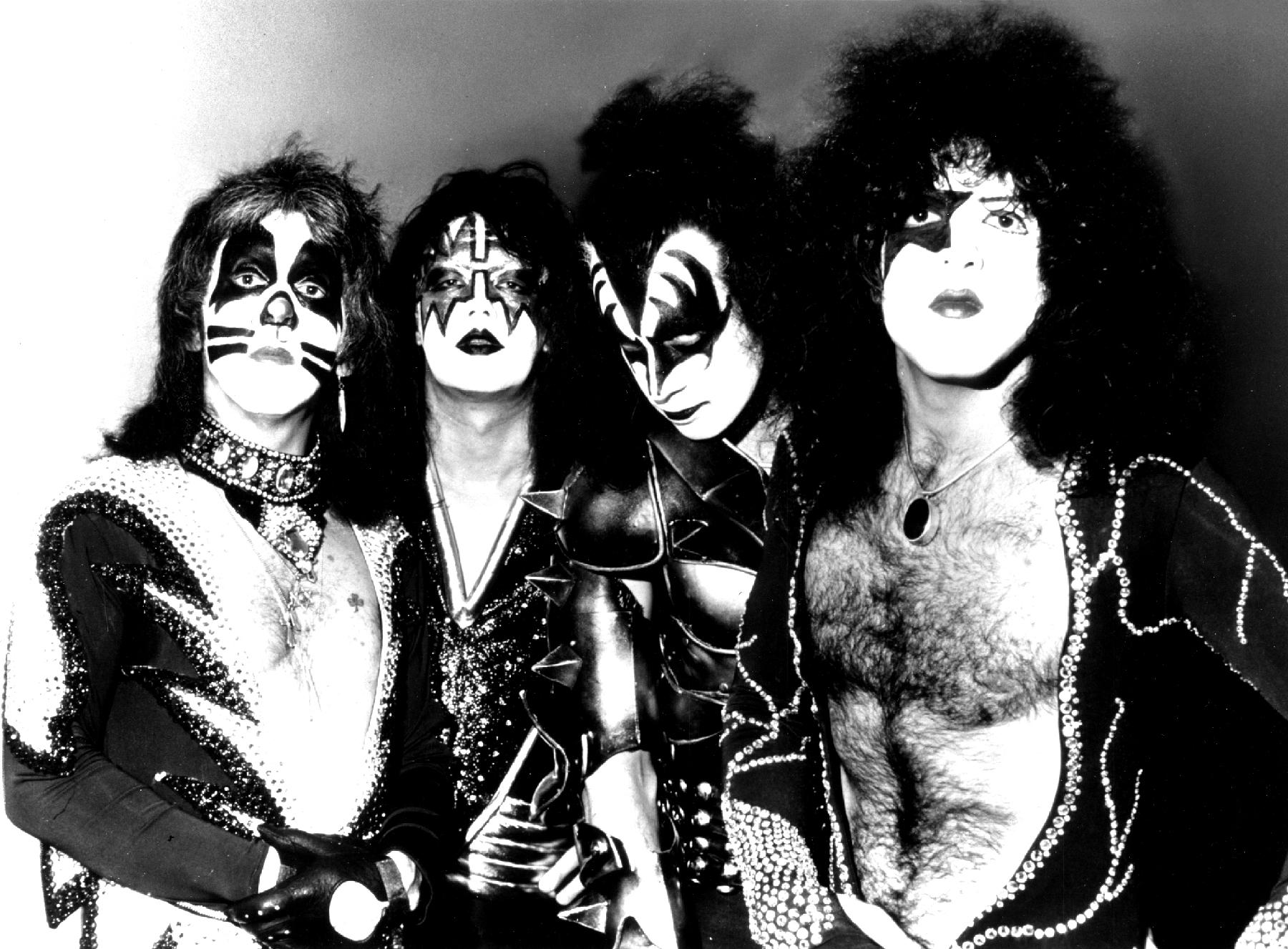 1800x1326 Things You Learn Hanging Out With Kiss