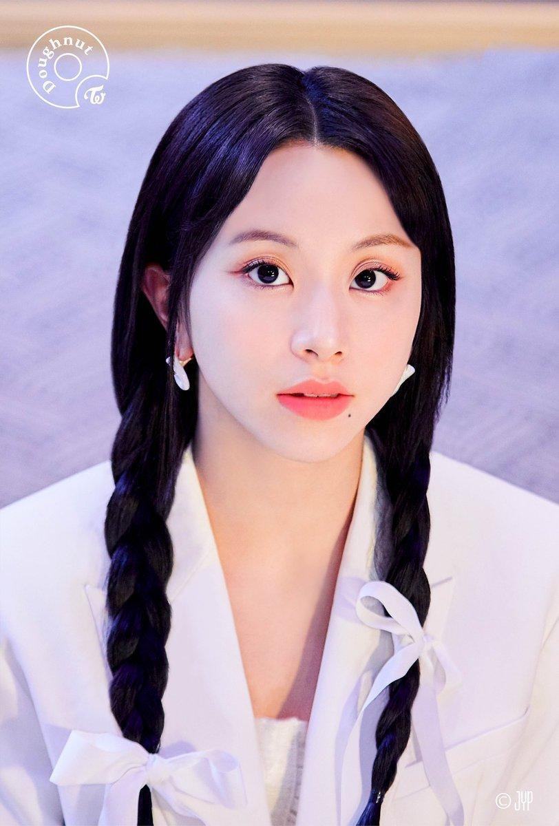 812x1200 CHAEYOUNG TEAM's tweet JAPAN 9th SINGLE 『Doughnut』Unreleased Wallpaper CHAEYOUNG ©️ #채영 #CHAEYOUNG