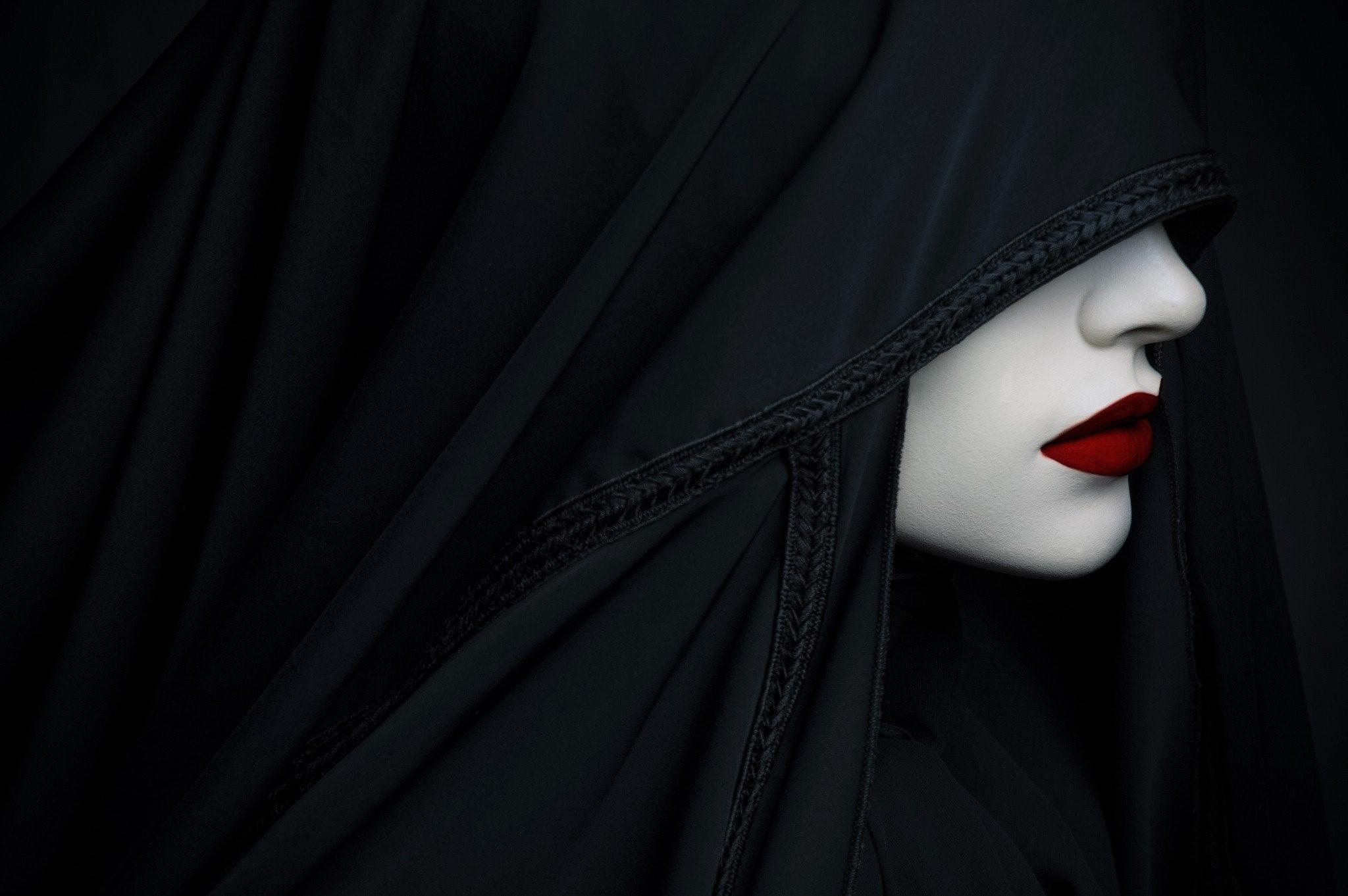 2048x1362 Dark Red Lips HD Wallpaper
