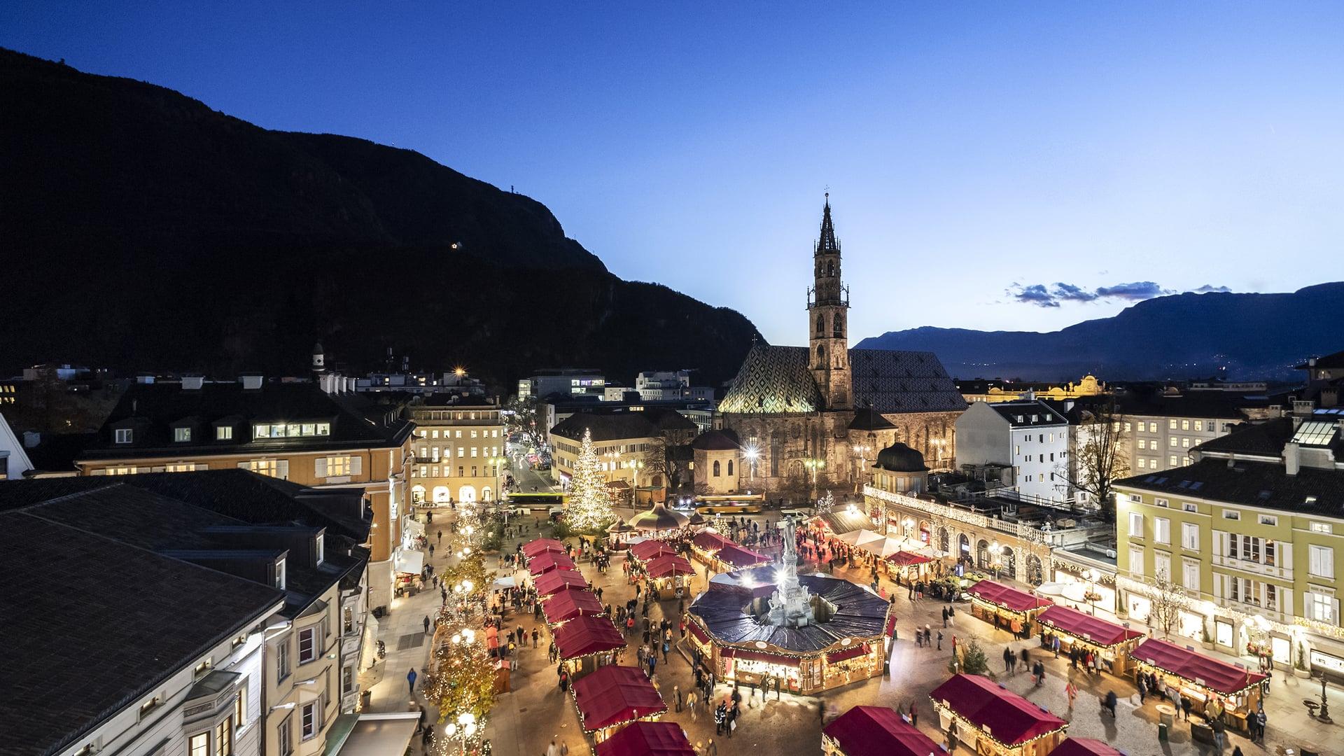1920x1080 CHRISTMAS MARKETS Weinegg in South Tyrol