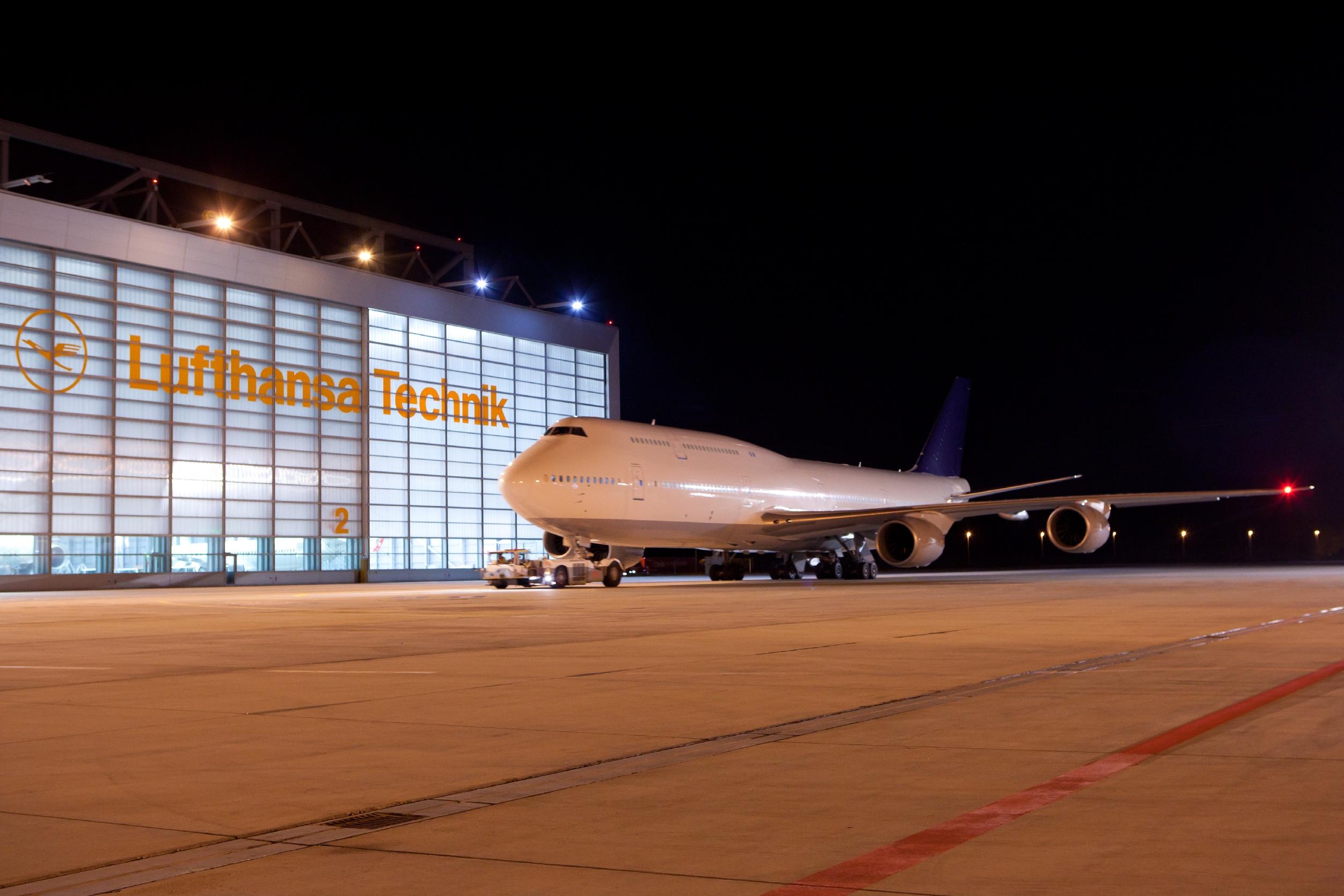 2504x1669 Photo Gallery: Lufthansa's Future Boeing 747 8 Intercontinental Visits Germany